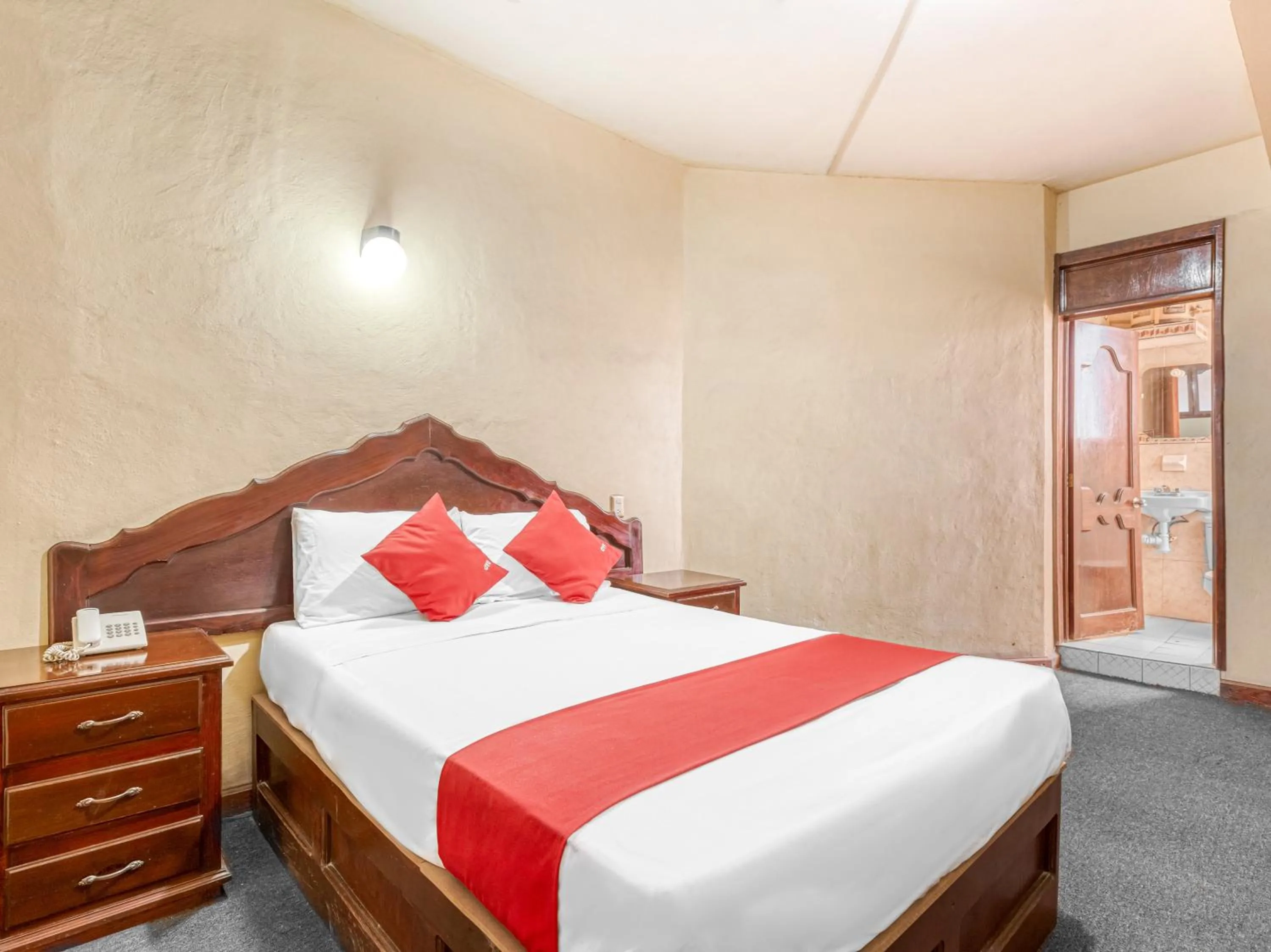 Bedroom, Bed in Hotel Esperanza, Oaxaca Centro