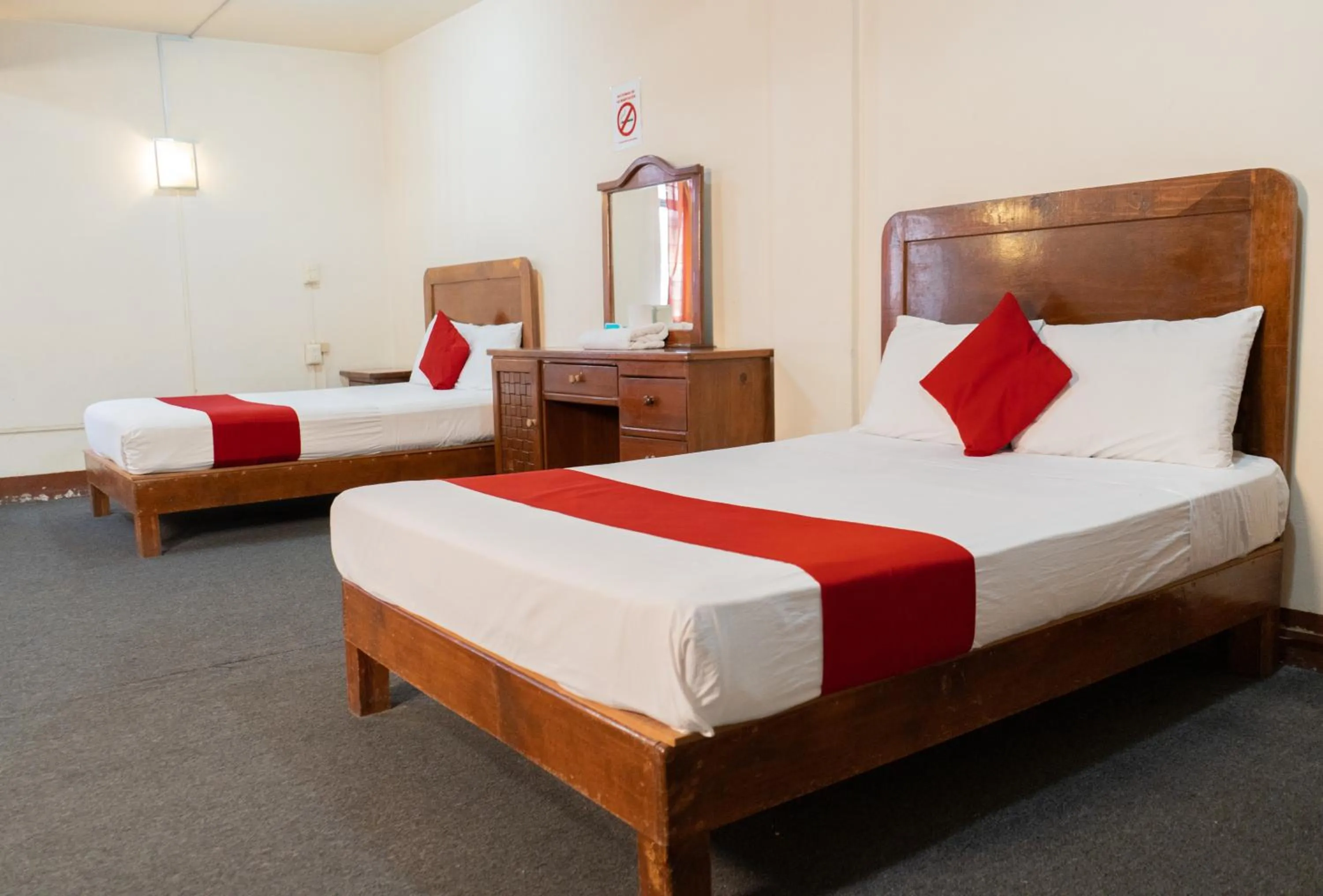 Photo of the whole room, Bed in Hotel Esperanza, Oaxaca Centro