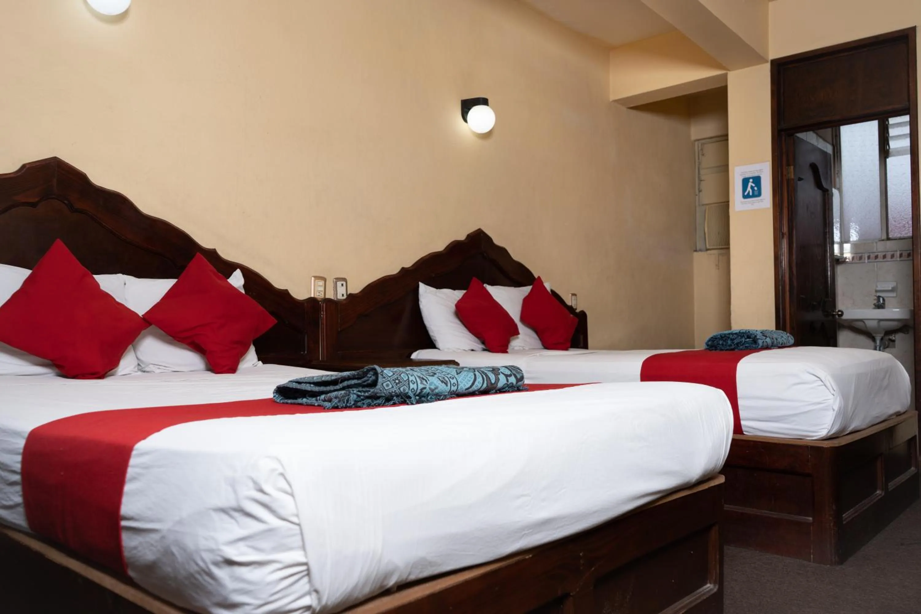 Photo of the whole room, Bed in Hotel Esperanza, Oaxaca Centro