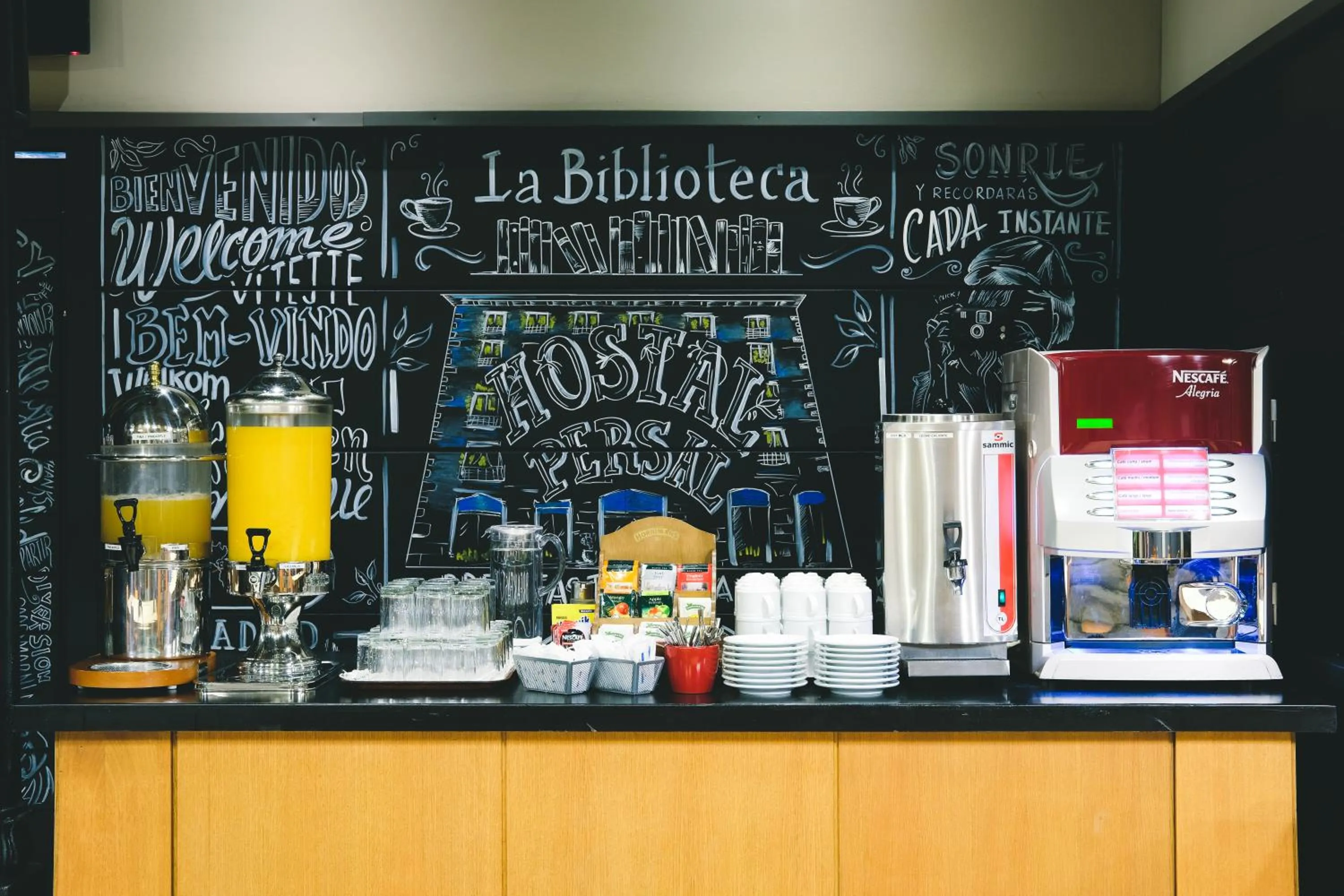 Buffet breakfast in Hostal Persal