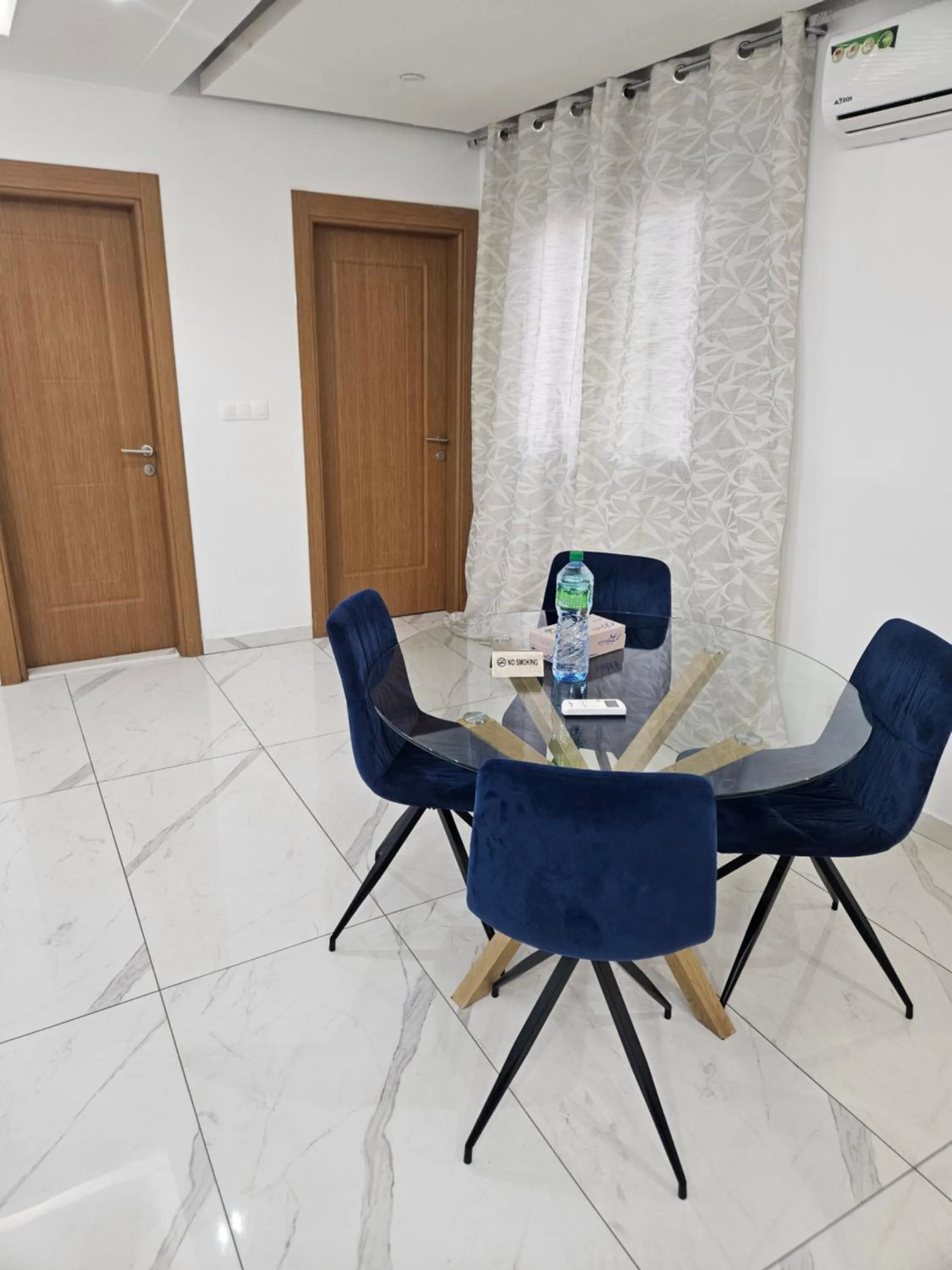 Dining area in MARINA APPART Hôtel