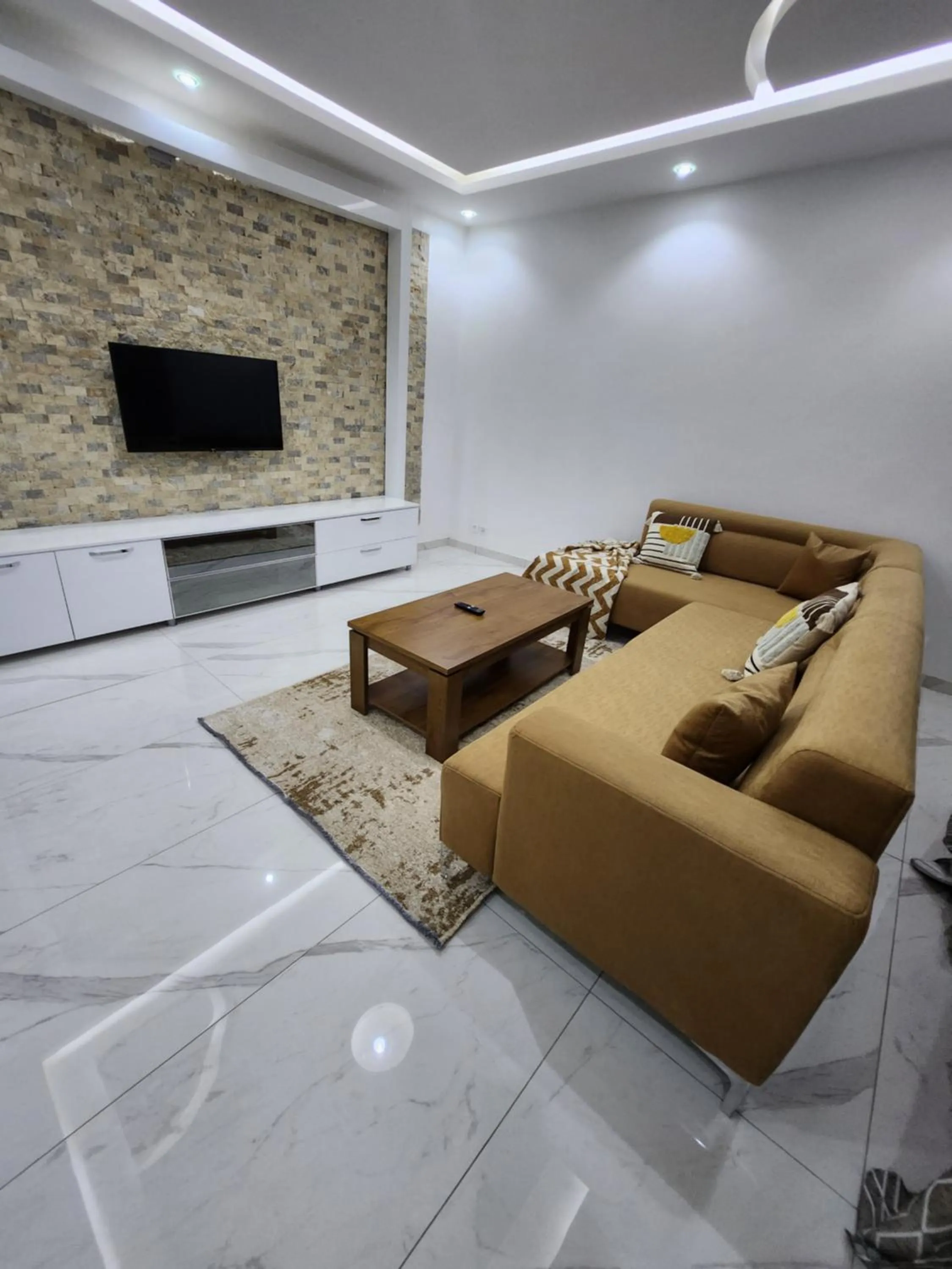 Communal lounge/ TV room in MARINA APPART Hôtel