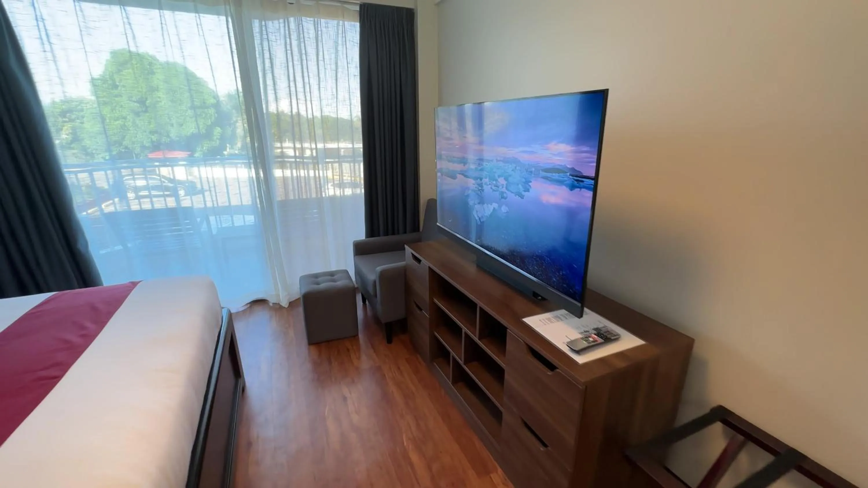 TV and multimedia in Paradiso Resort & Spa
