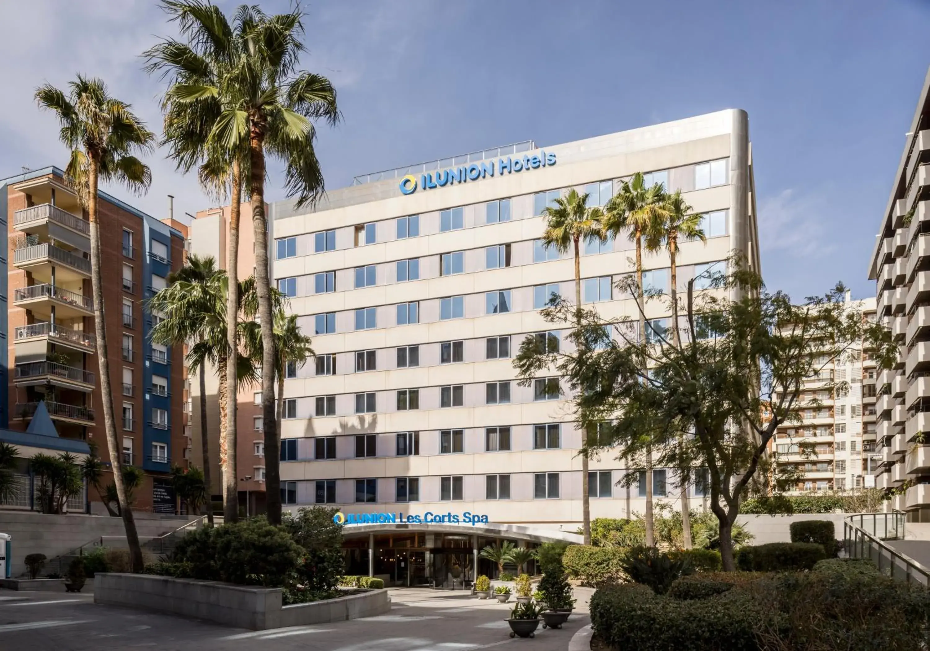 Property building in Ilunion Les Corts Spa Property building in Ilunion Les Corts Spa