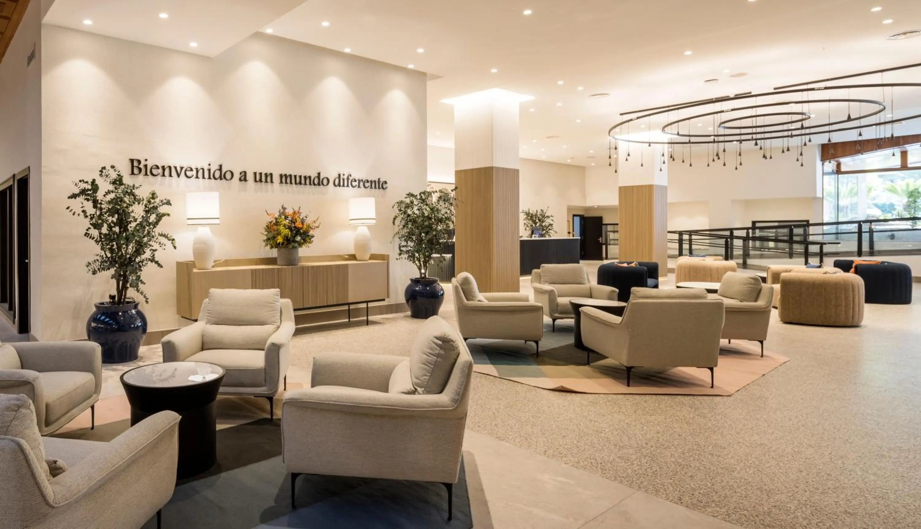 Lobby or reception in Ilunion Les Corts Spa