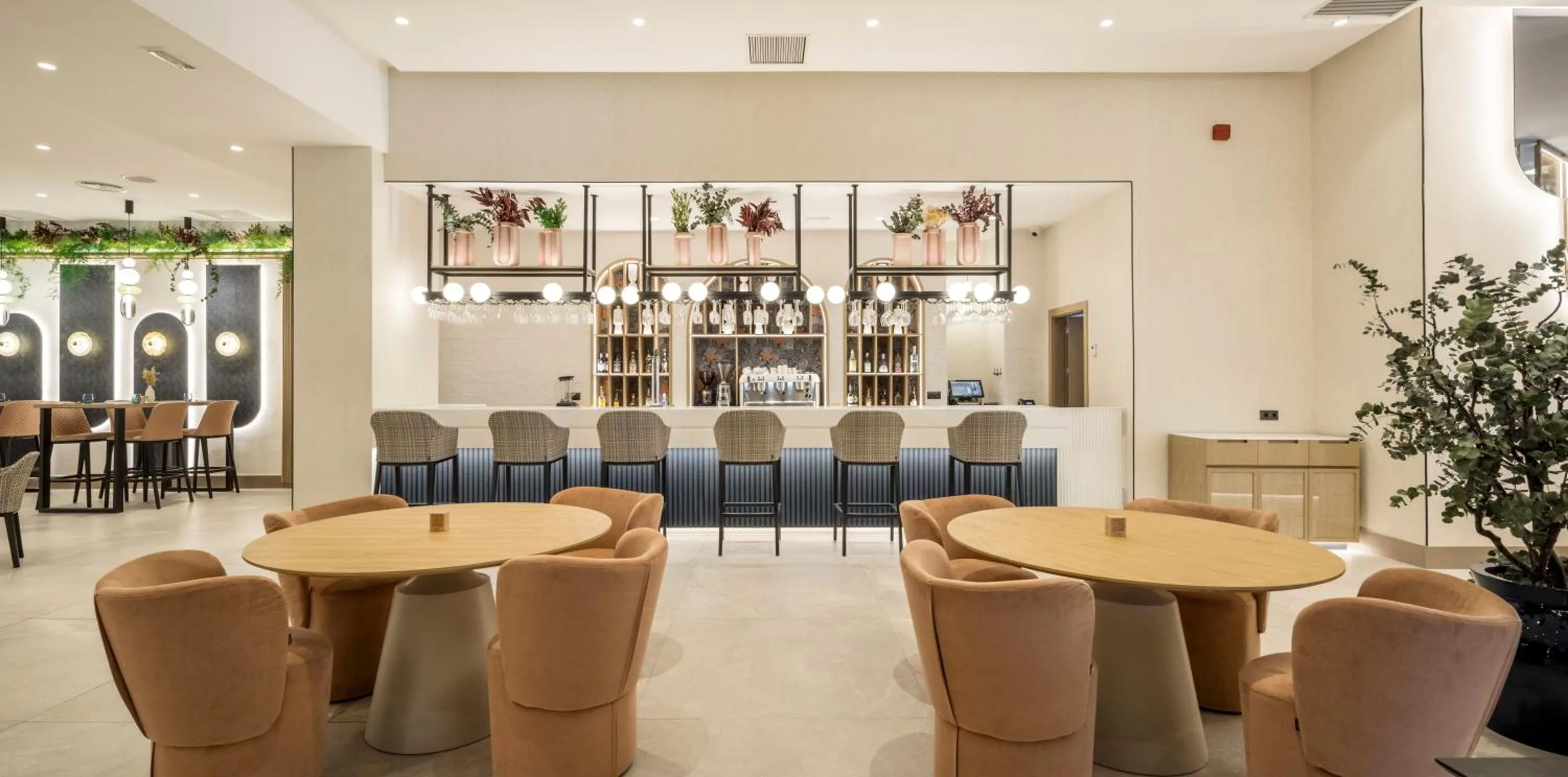 Lounge or bar in Ilunion Les Corts Spa