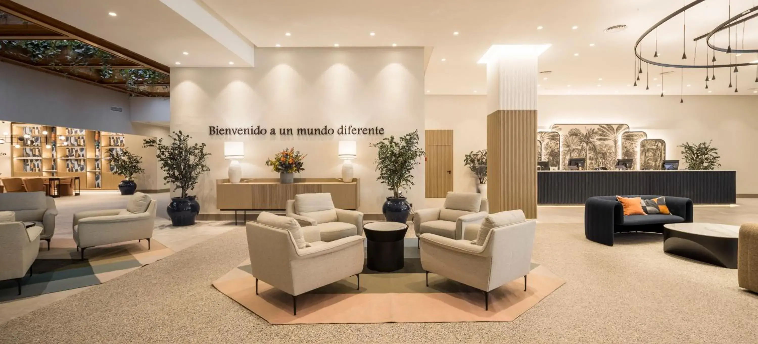 Lobby or reception in Ilunion Les Corts Spa Lobby or reception in Ilunion Les Corts Spa