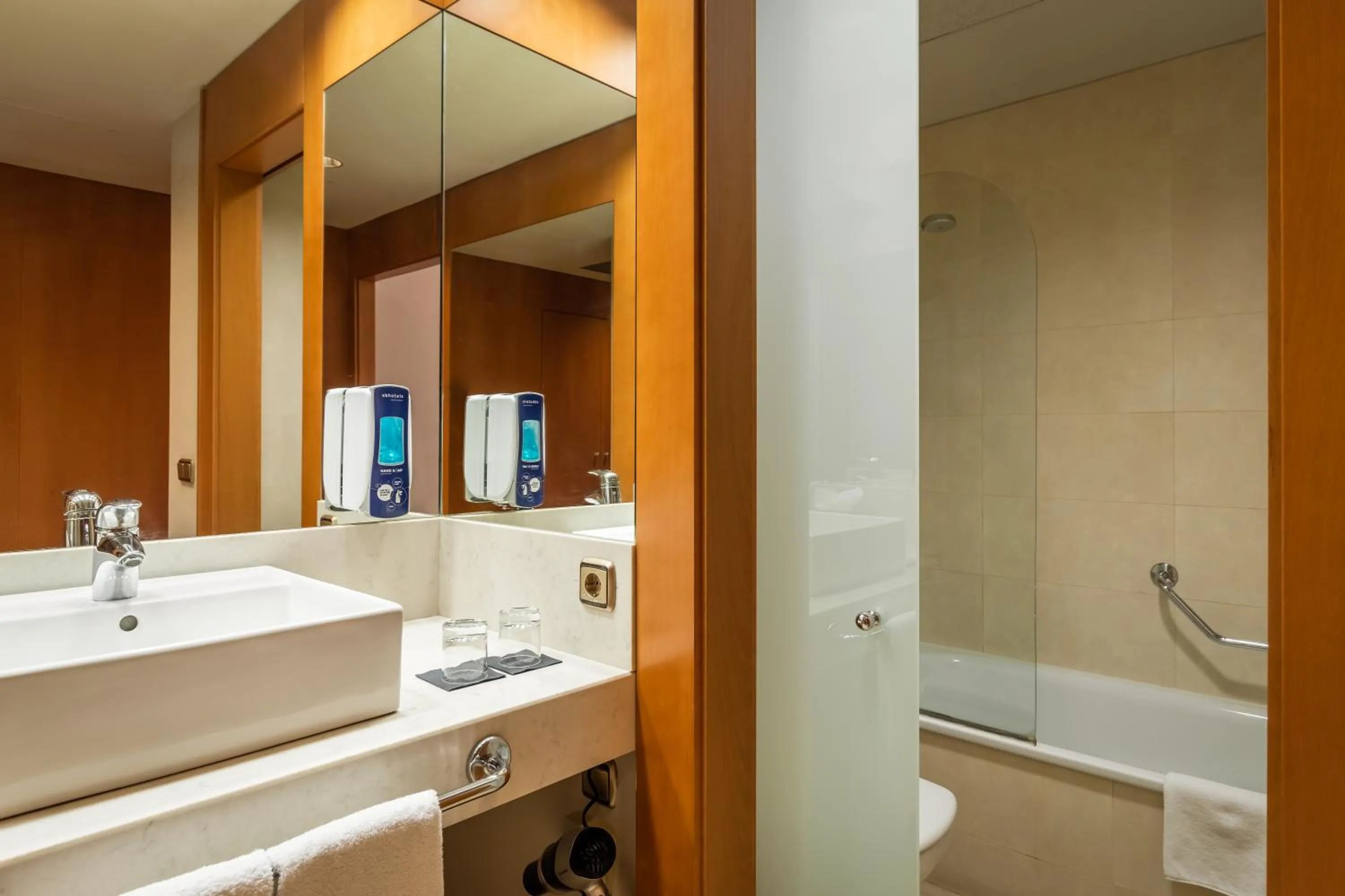 Toilet in Hotel SB Ciutat Tarragona