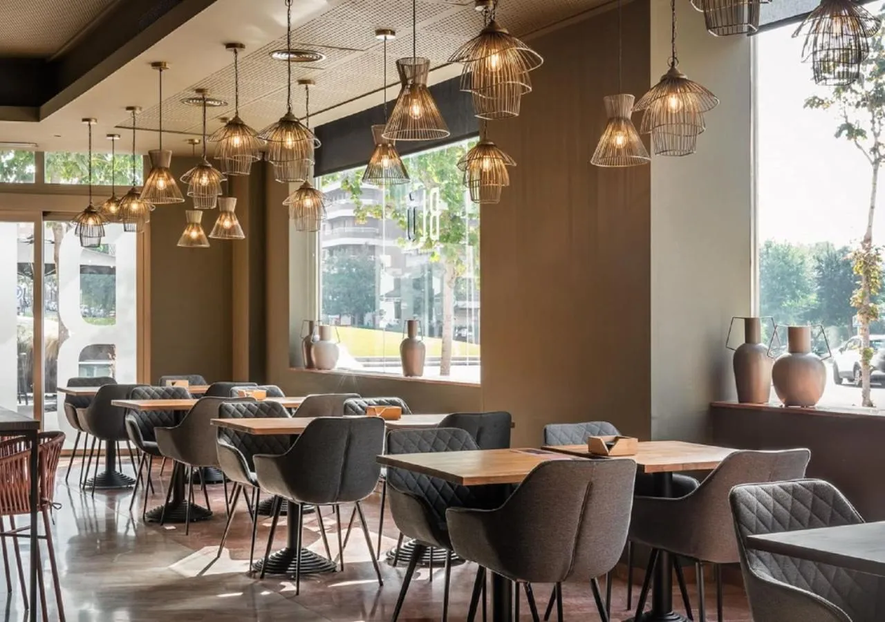 Restaurant/places to eat in Hotel SB Express Tarragona