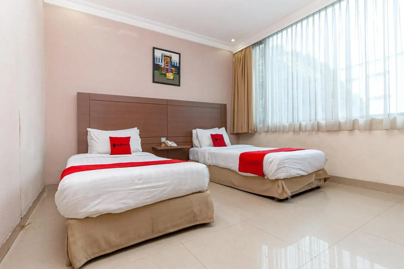 RedDoorz Premium at Hotel Ratu Residence RedDoorz Premium at Hotel Ratu Residence