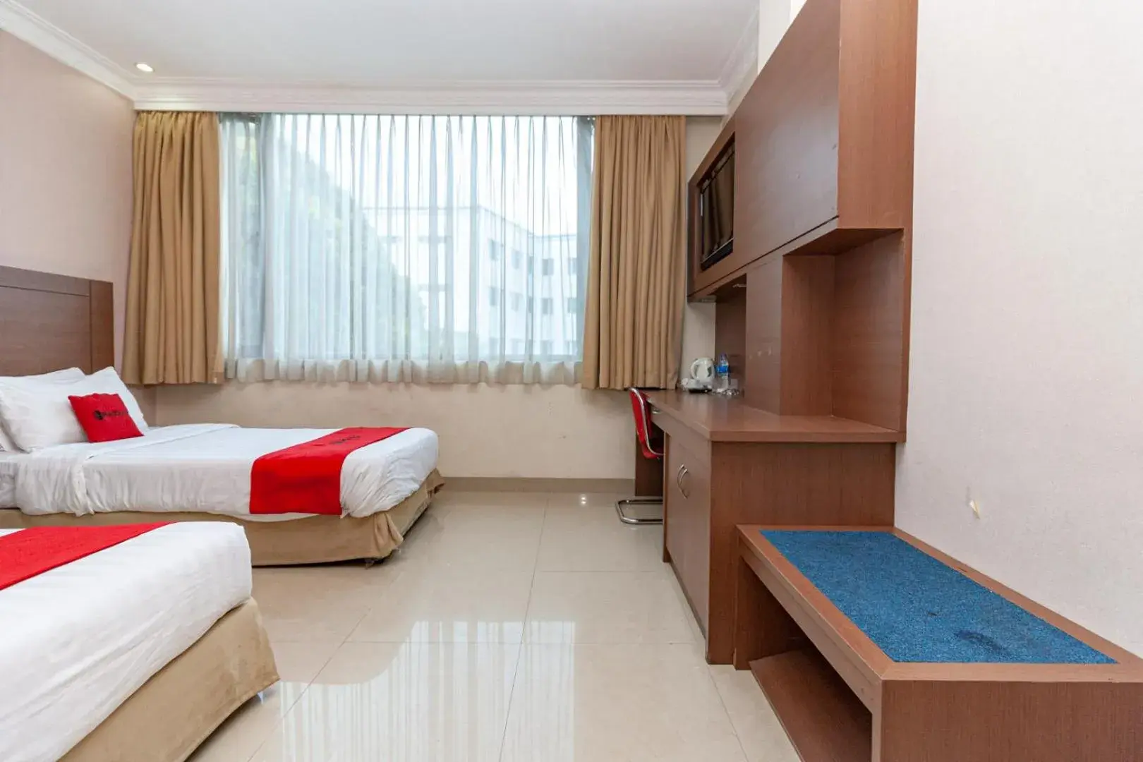 RedDoorz Premium at Hotel Ratu Residence RedDoorz Premium at Hotel Ratu Residence
