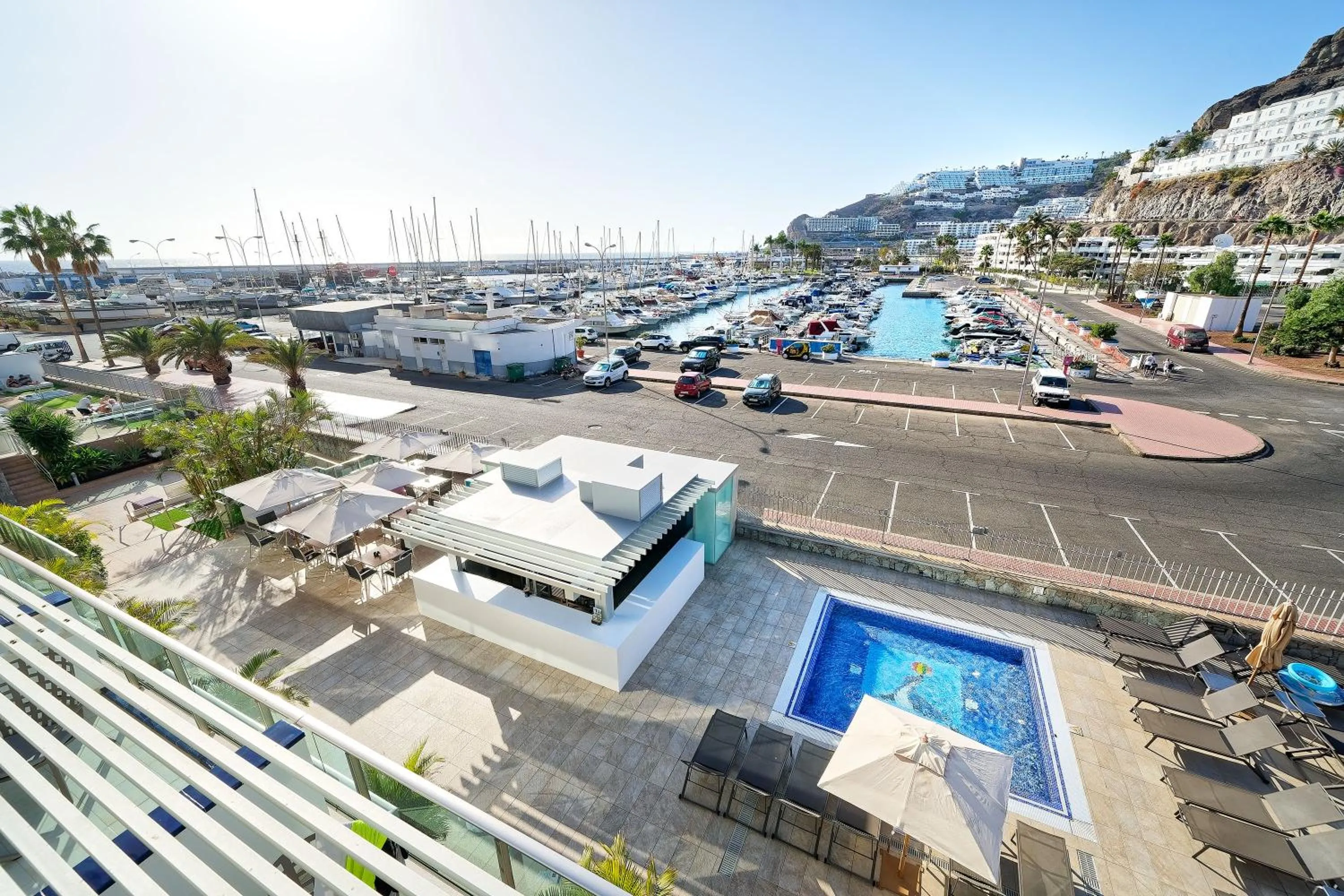 Restaurant/places to eat in Morasol Suites