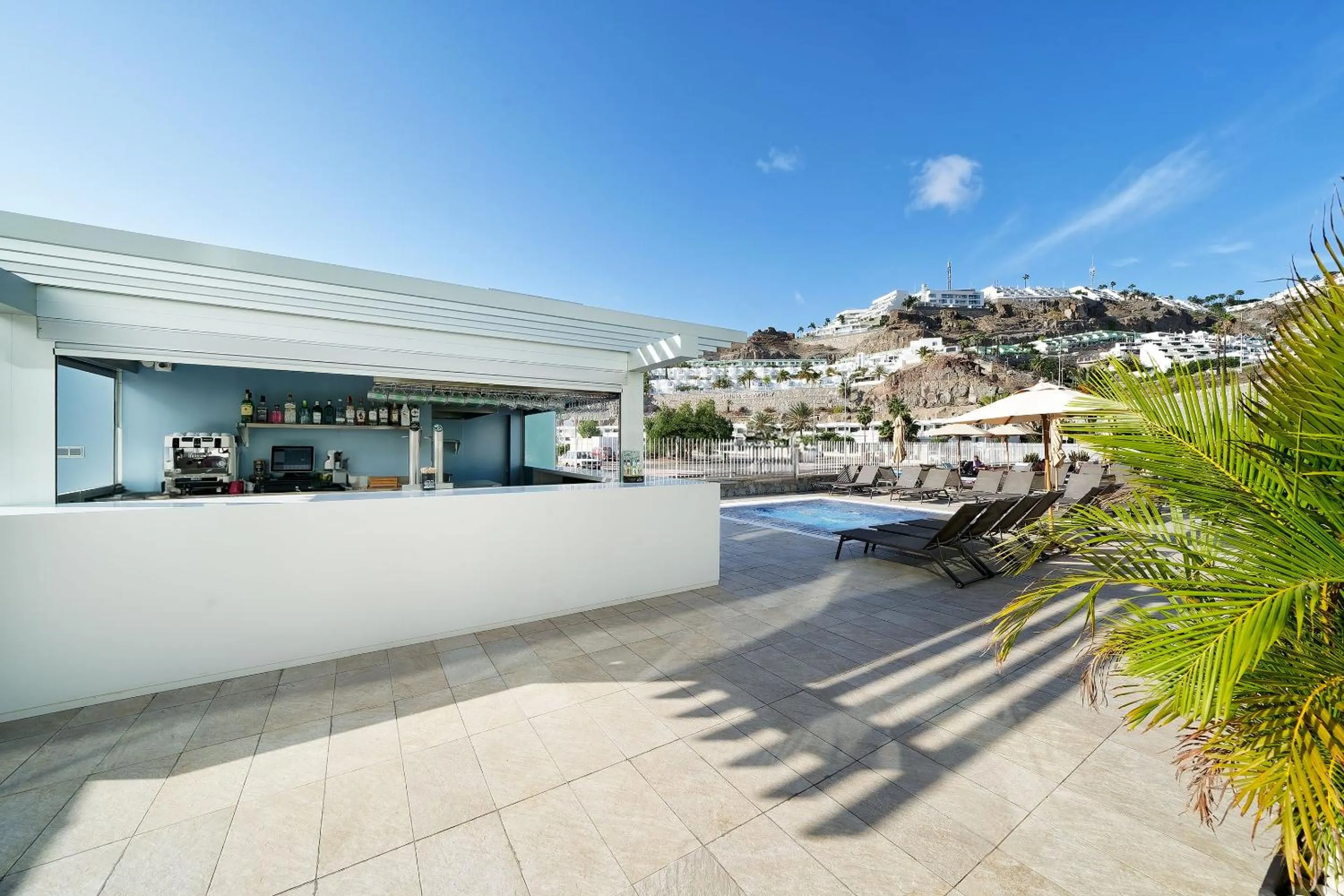 Restaurant/places to eat in Morasol Suites