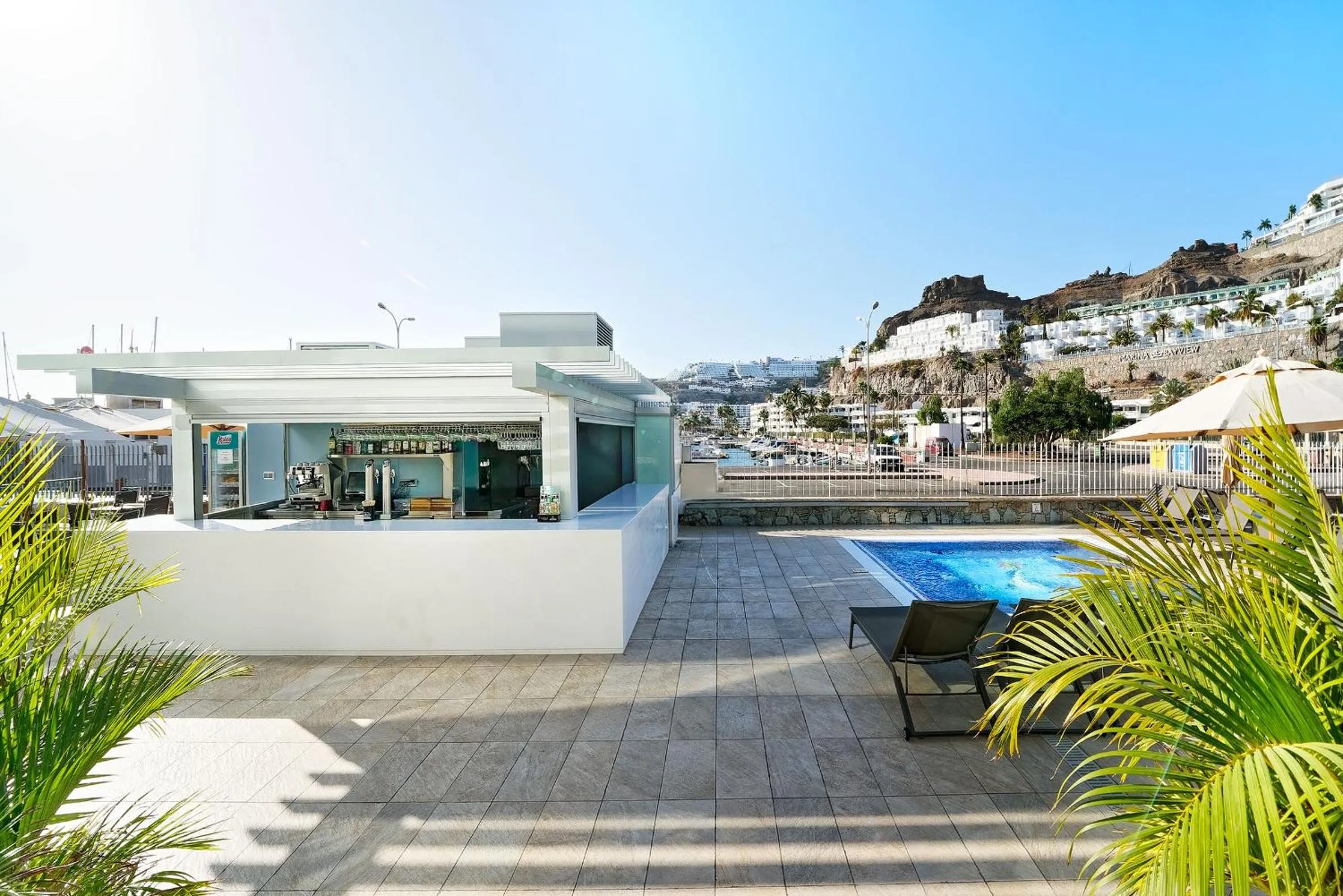 Restaurant/places to eat in Morasol Suites