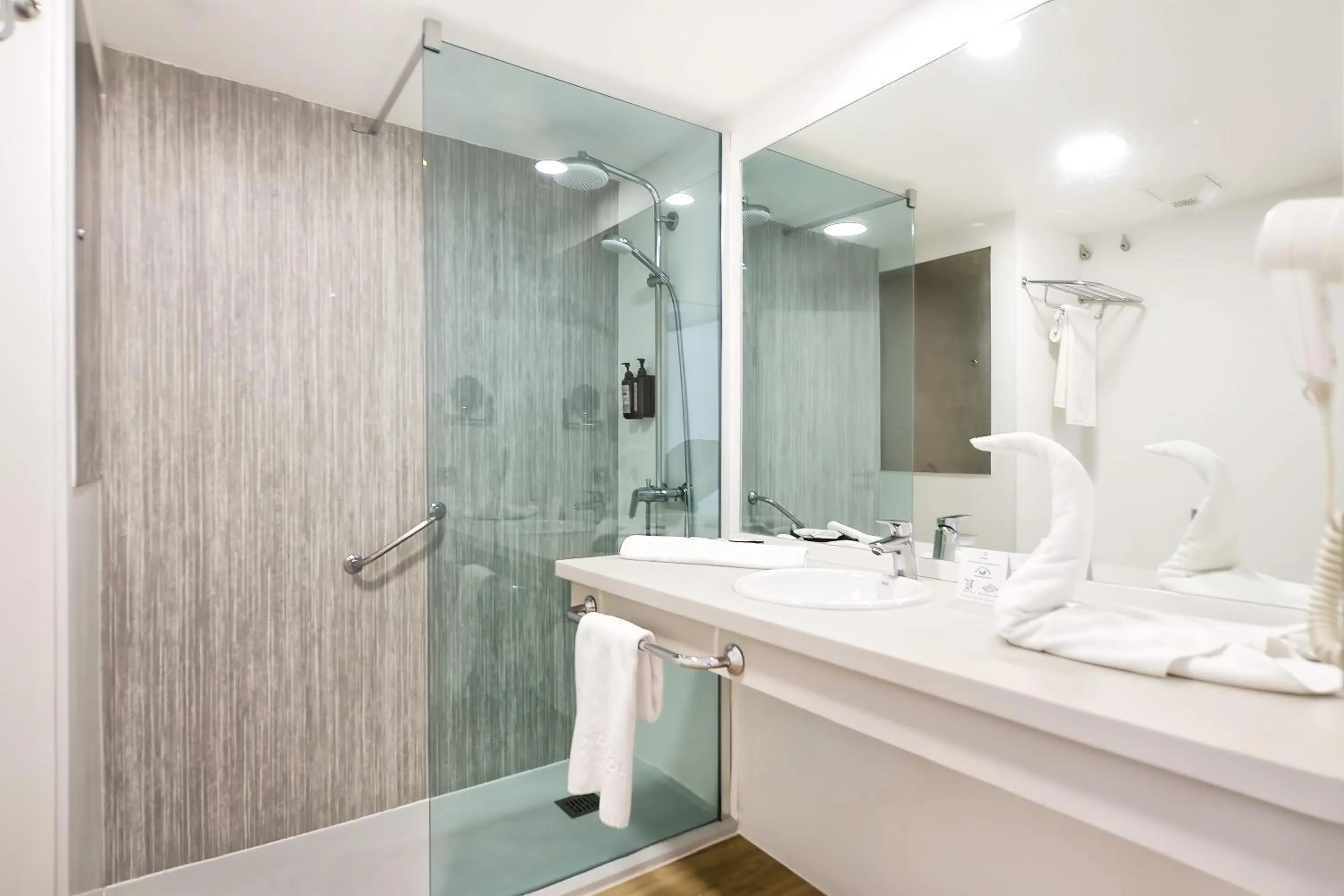 Bathroom in Morasol Suites