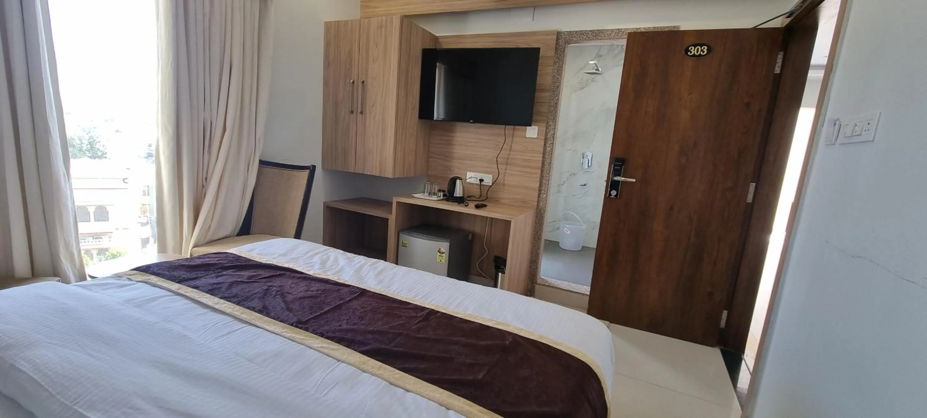 Bed in Babuji Jodhpur Palace