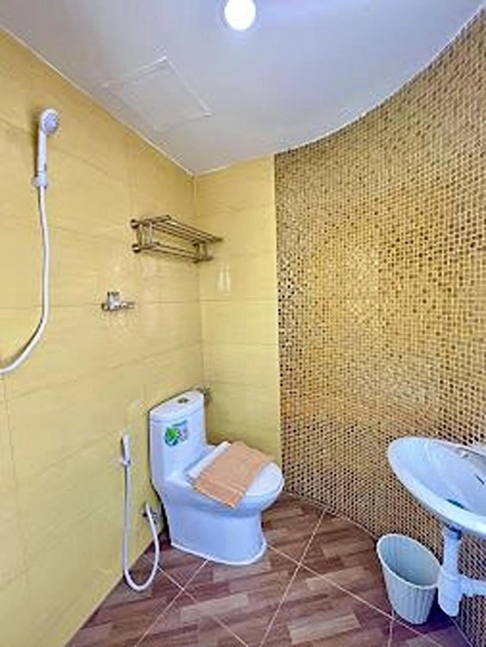 Bathroom in The Lodge Pattaya