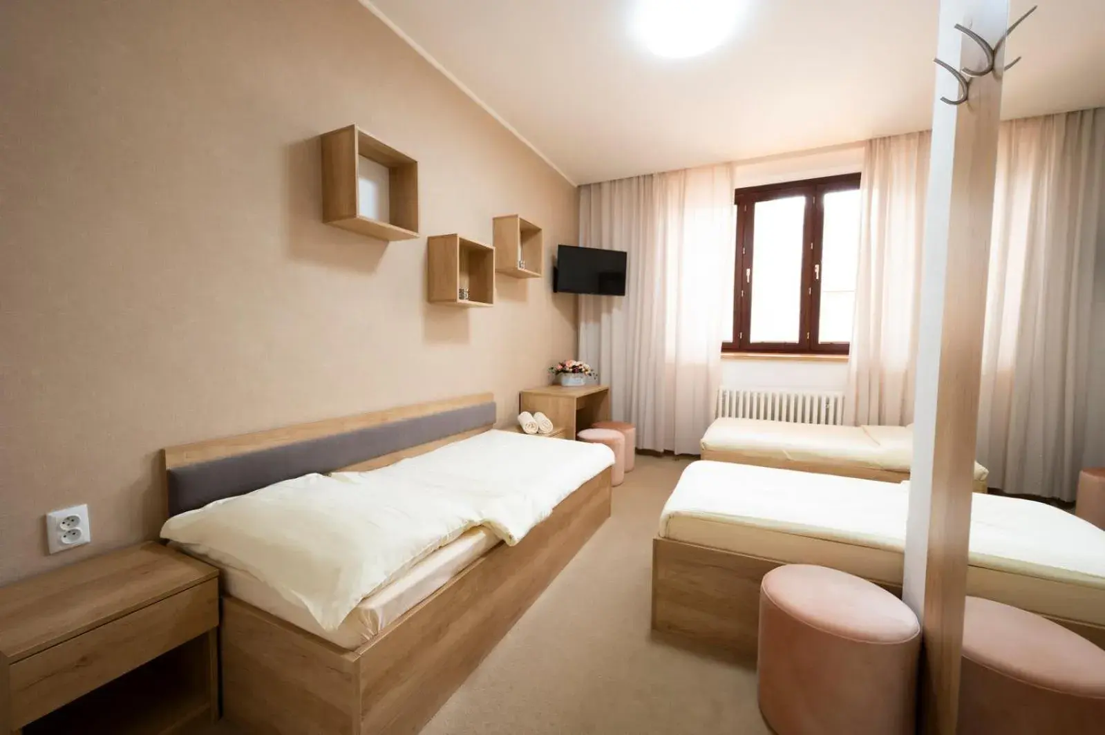 Triple Room with Bathroom in Hotel DSZSU Triple Room with Bathroom in Hotel DSZSU