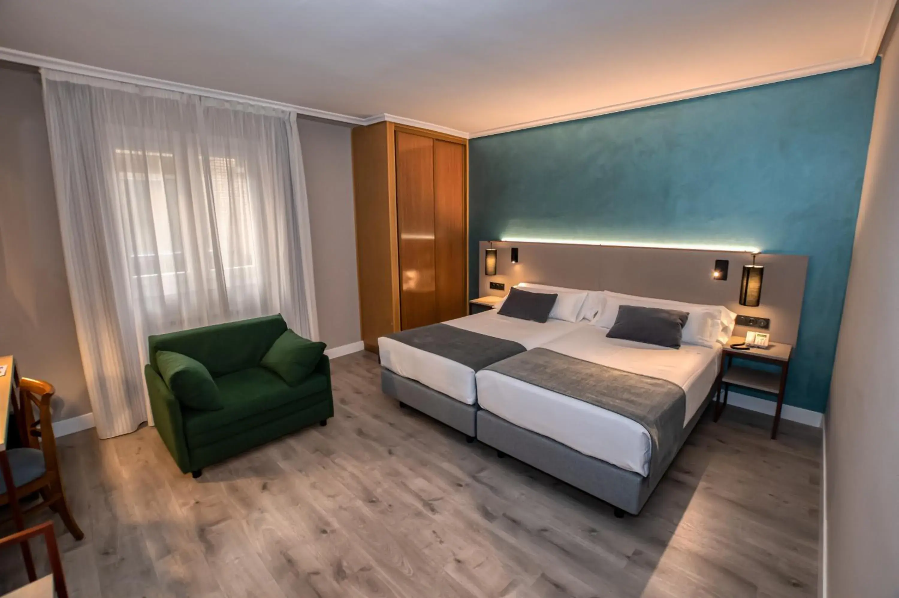 Double or Twin Room with Extra Bed (2 Adults + 1 Child) in Hotel Castilla Vieja Double or Twin Room with Extra Bed (2 Adults + 1 Child) in Hotel Castilla Vieja