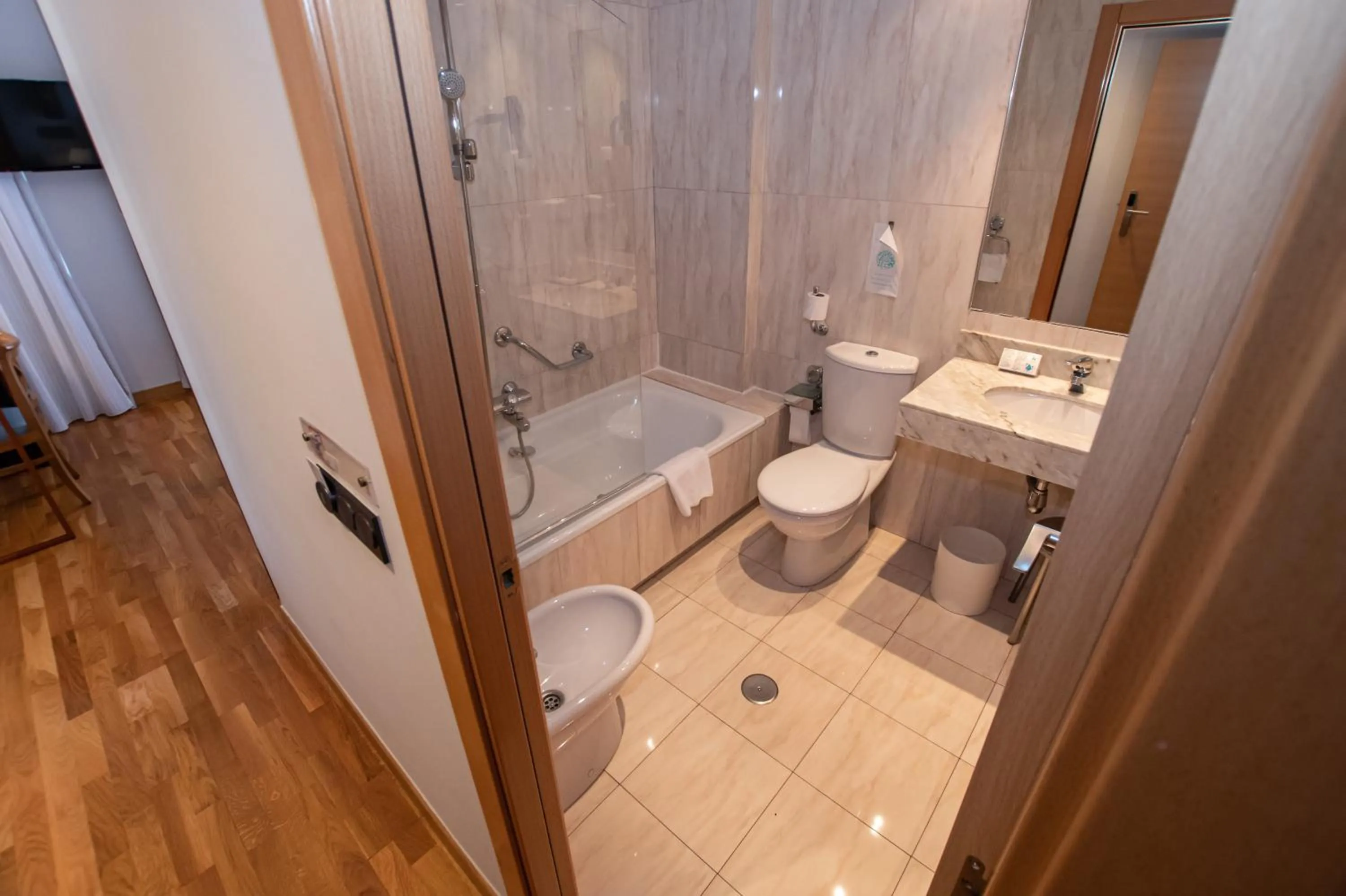 Bathroom in Hotel Castilla Vieja