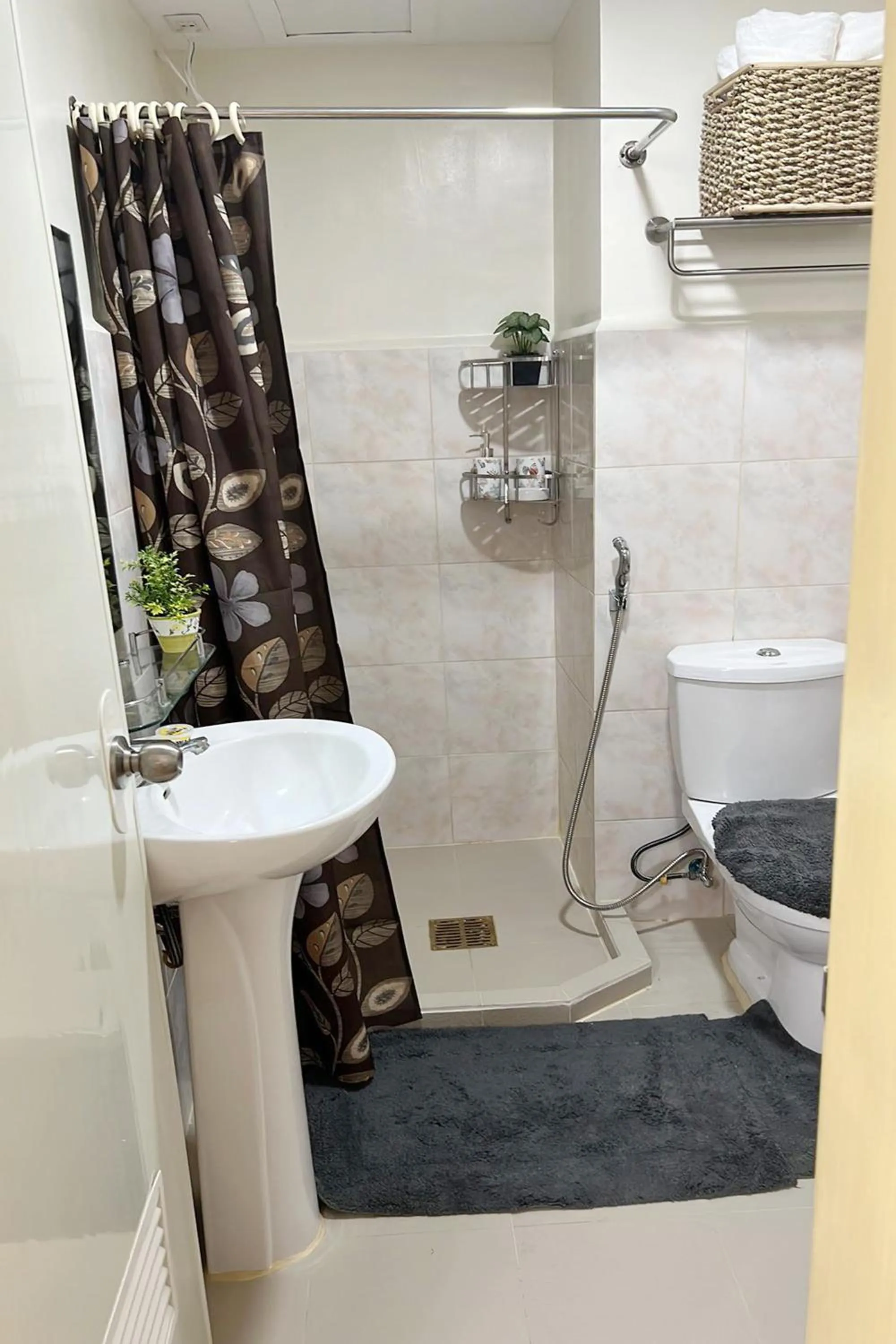 Shower in 4th- Sea View of Seawind Condominium