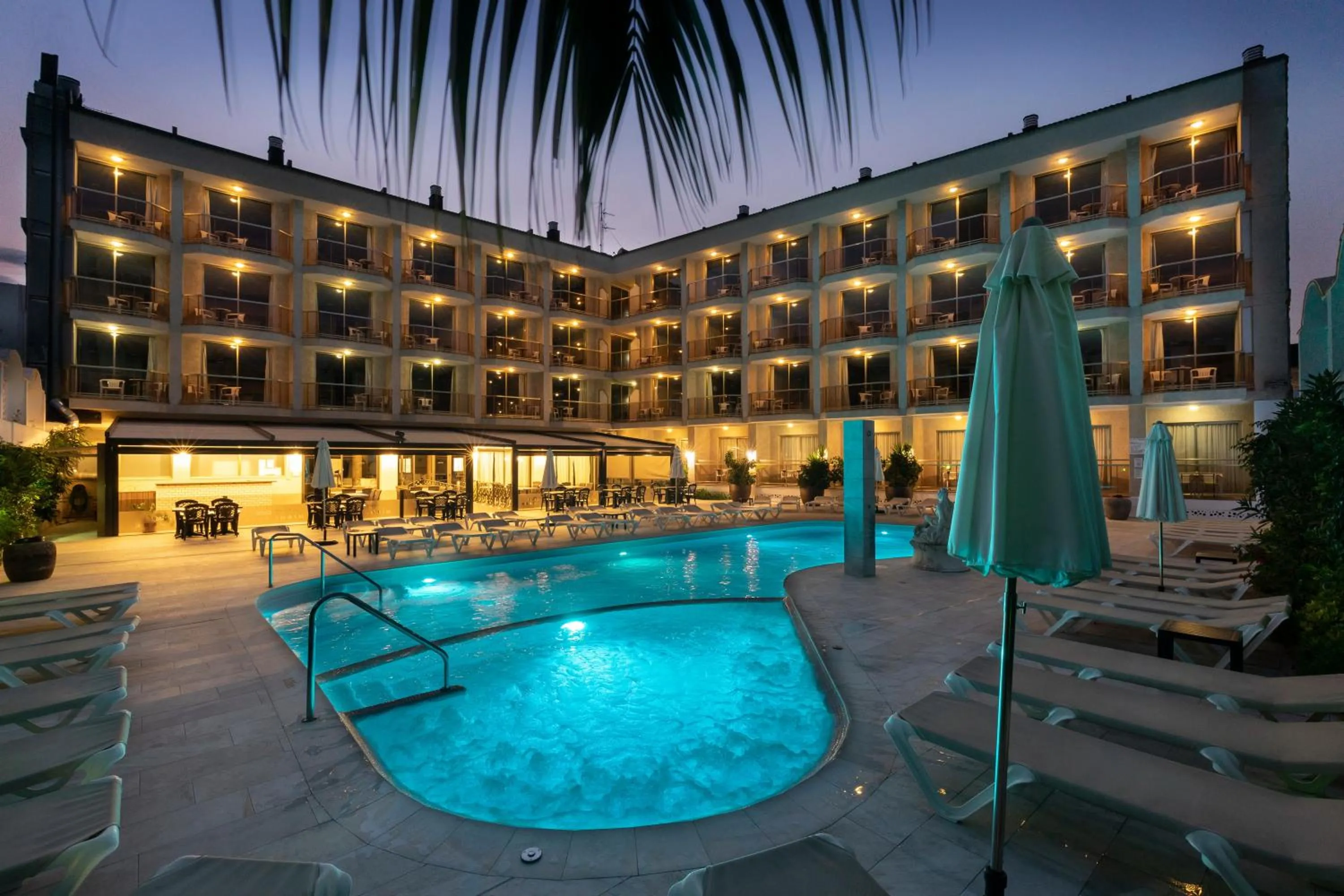 Facade/entrance in Aparthotel Miami Park