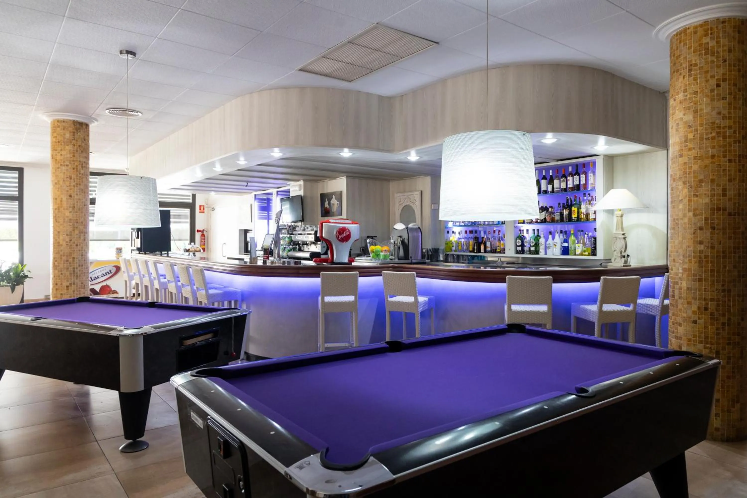 Billiard in Aparthotel Miami Park