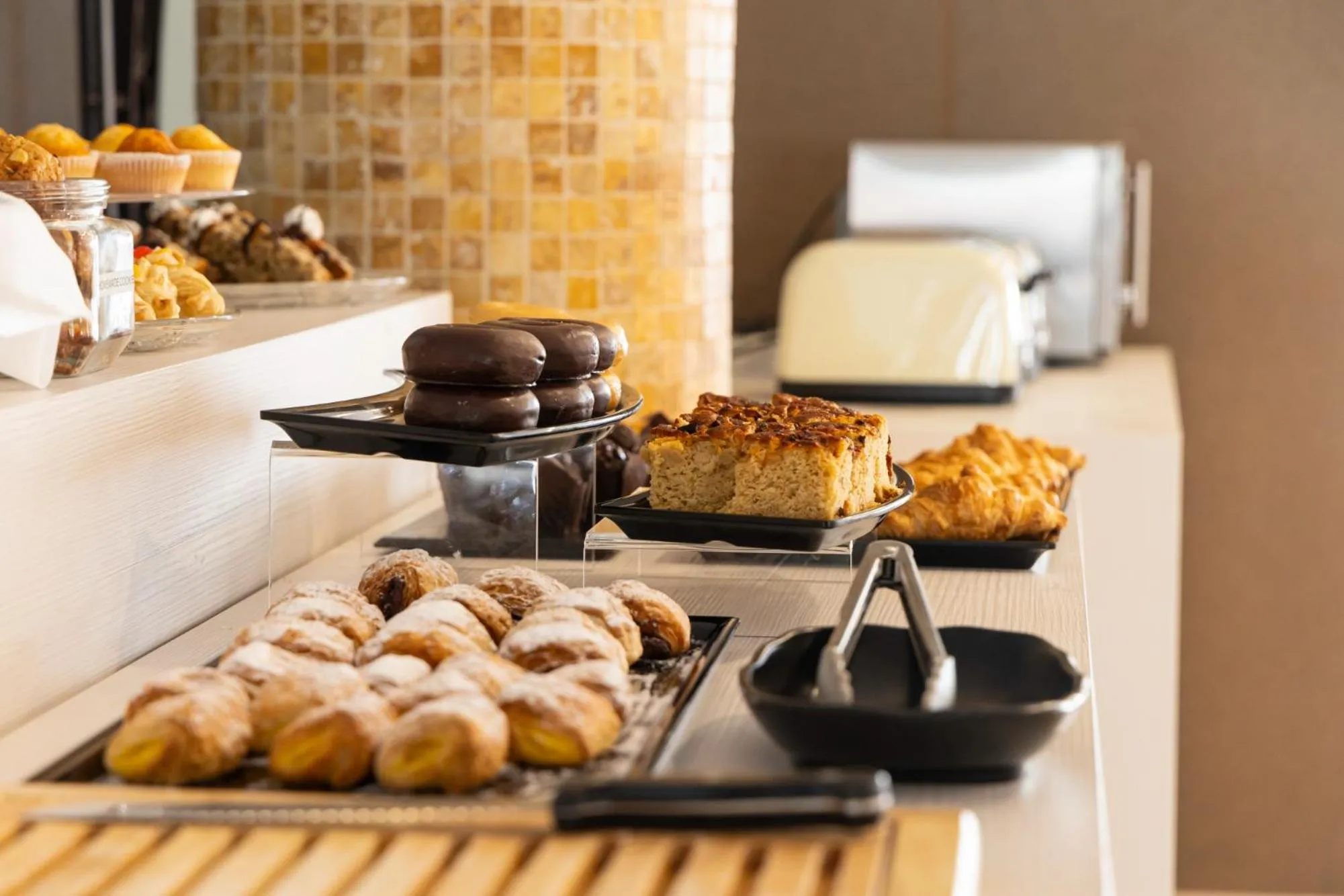 Buffet breakfast in Aparthotel Miami Park