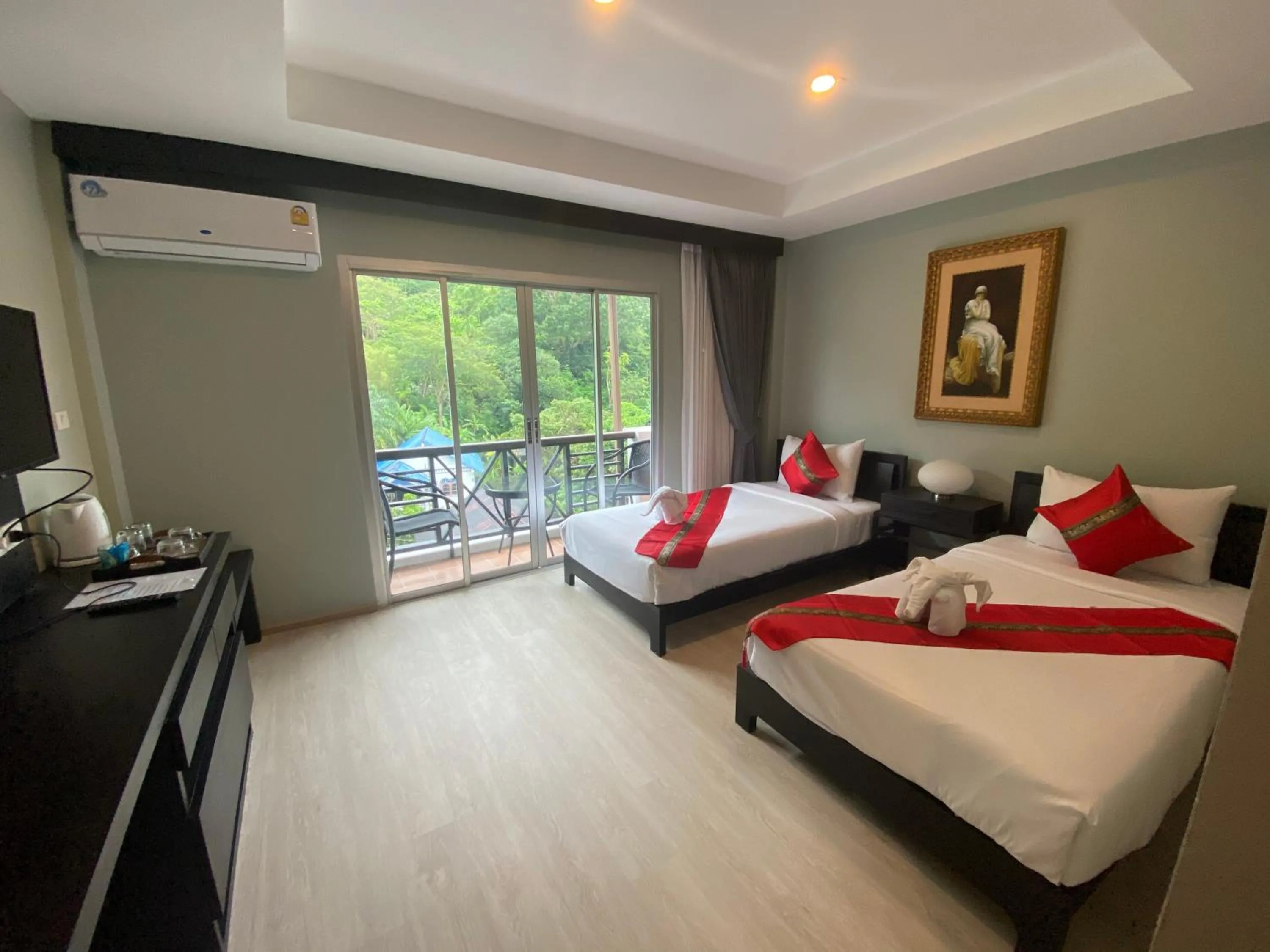 Bed in Aloha Residence