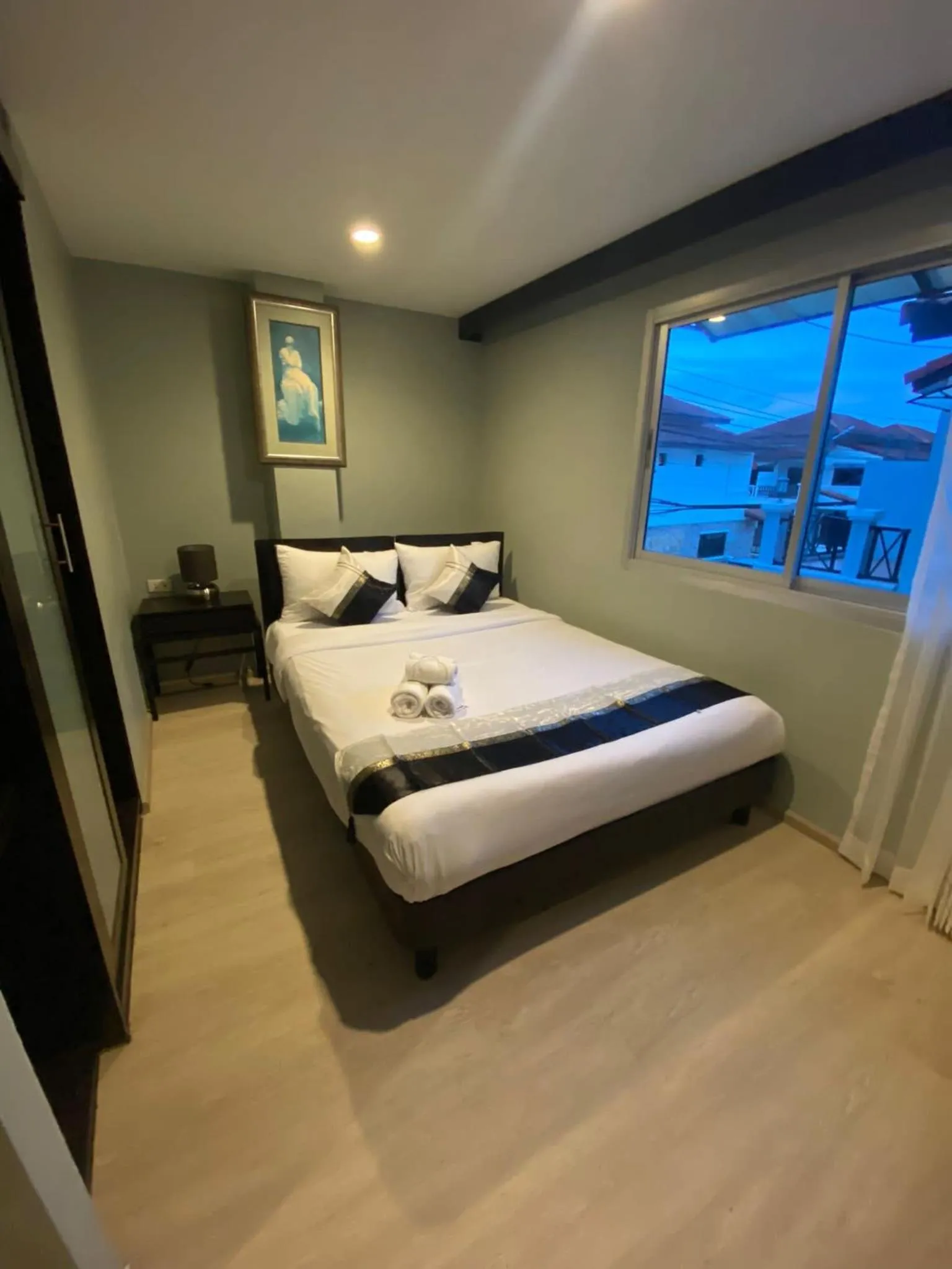 Bed in Aloha Residence