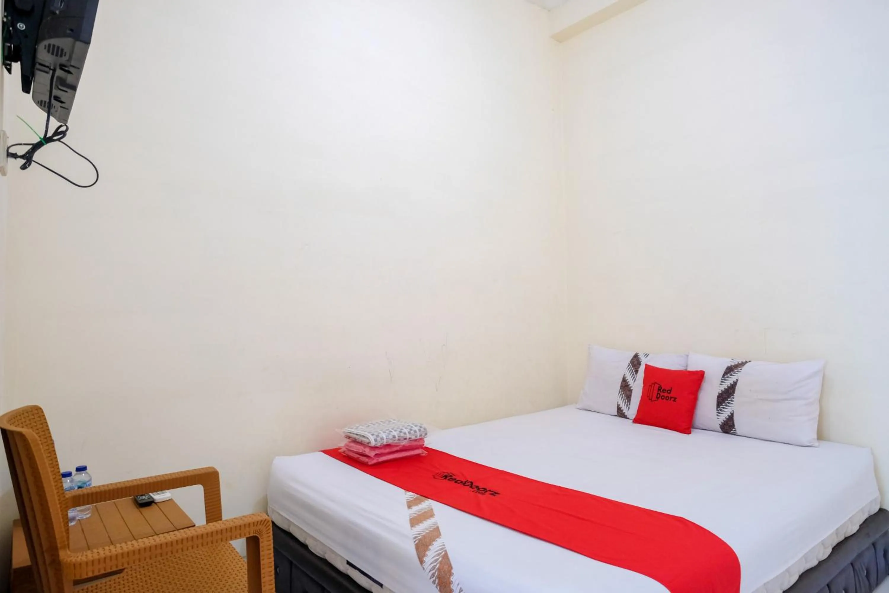 Bedroom, Bed in OYO 91803 Gita Graha Guest House Syariah