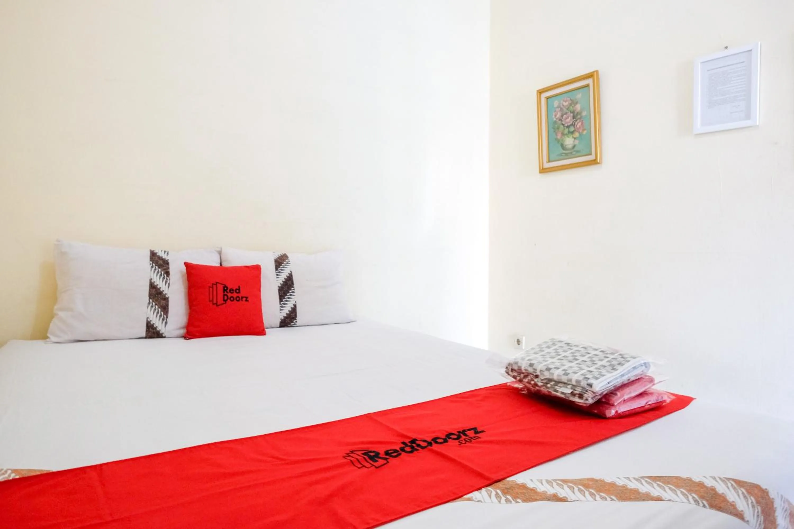 Bedroom, Bed in OYO 91803 Gita Graha Guest House Syariah
