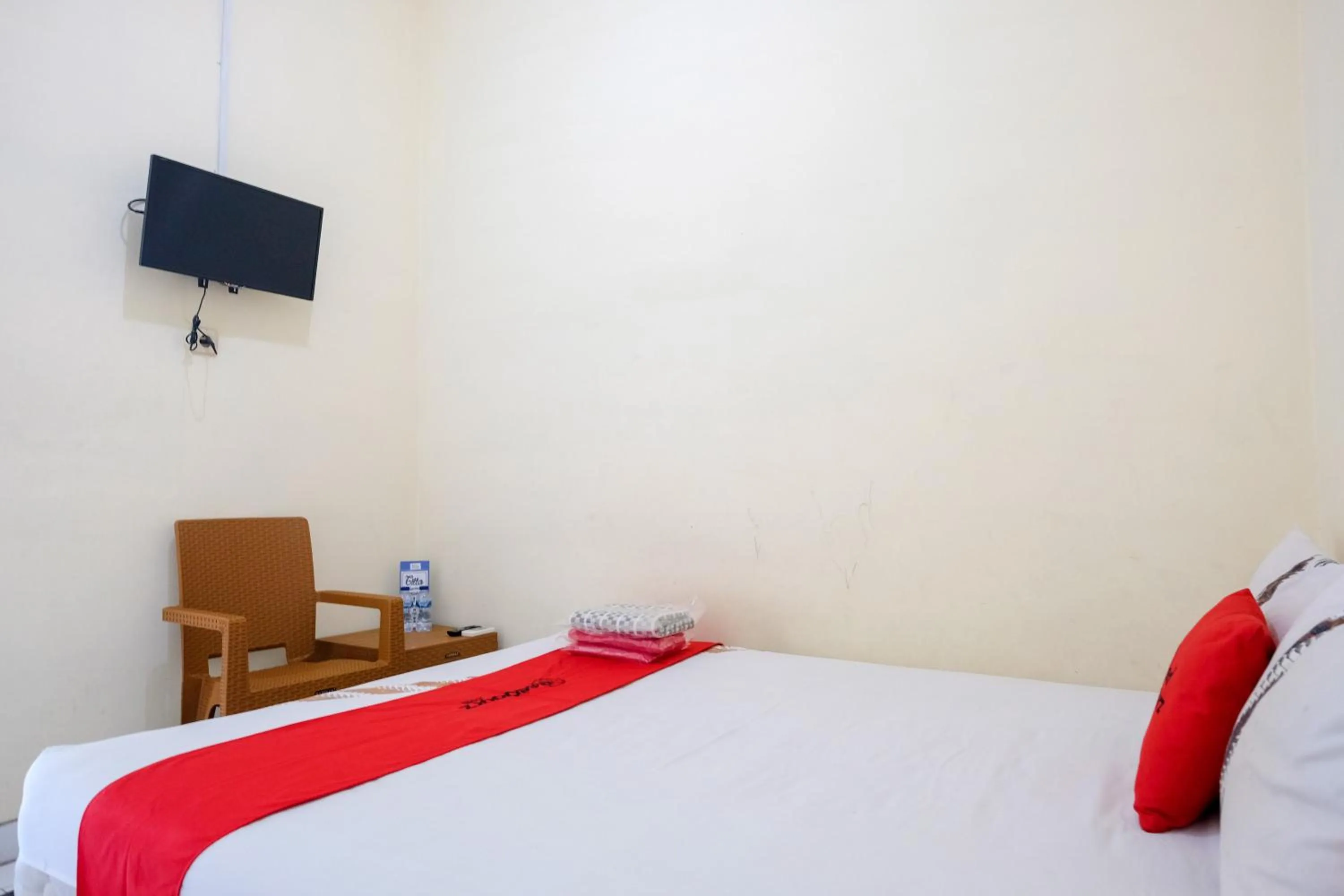 Bedroom, Bed in OYO 91803 Gita Graha Guest House Syariah