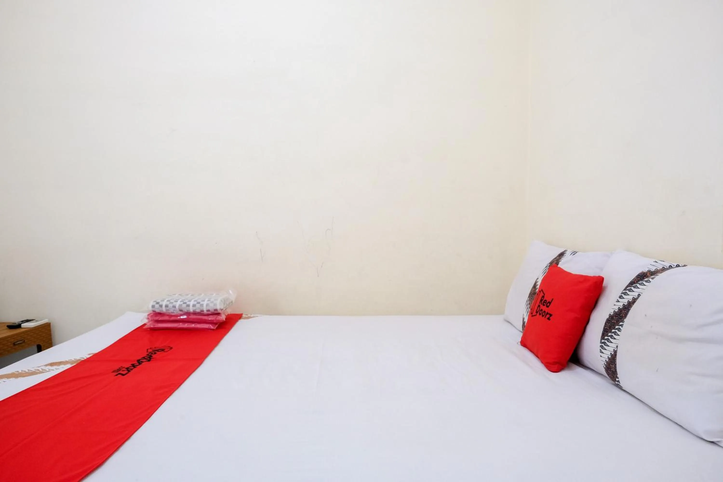 Bedroom, Bed in OYO 91803 Gita Graha Guest House Syariah