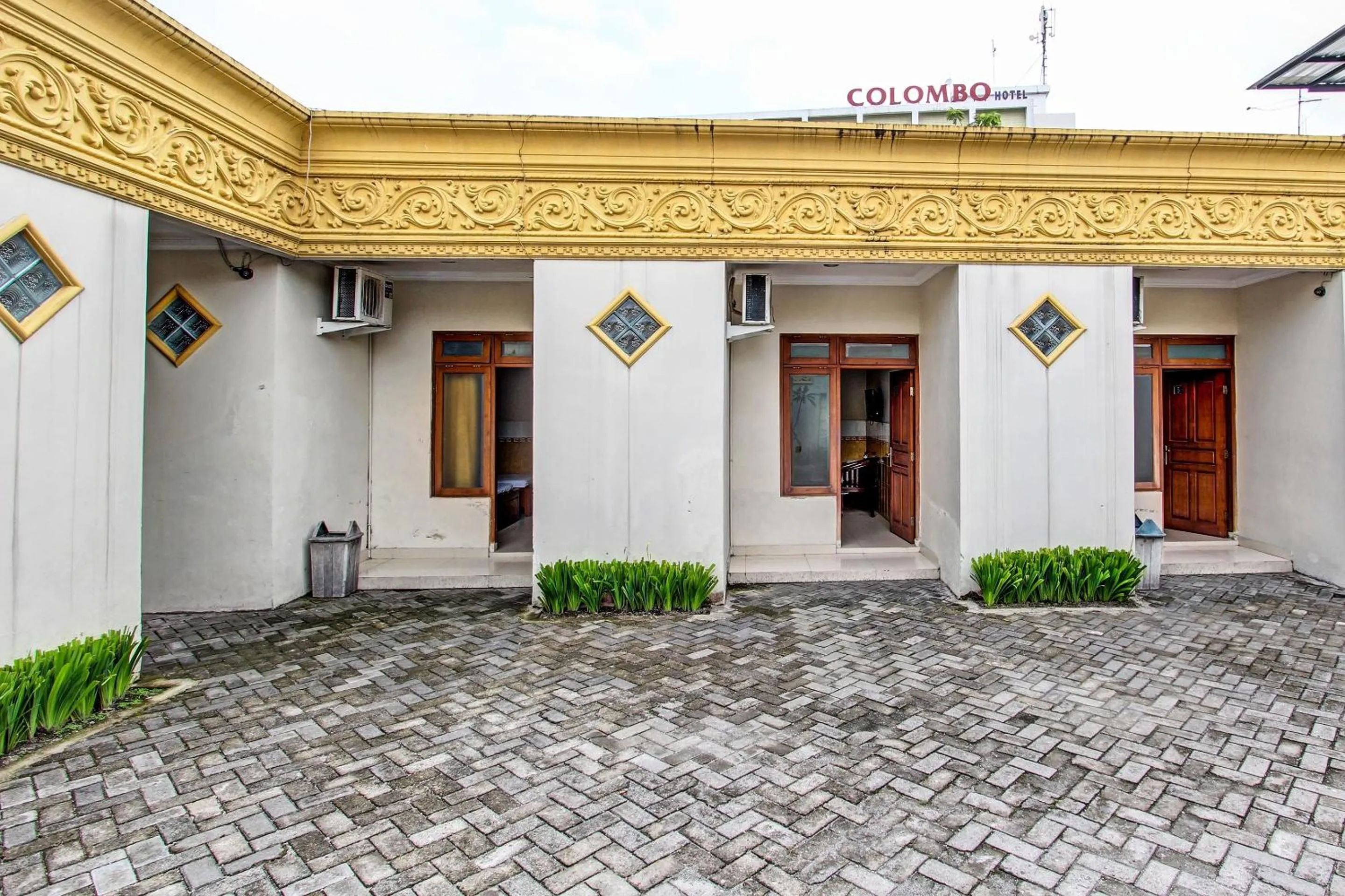 Lobby or reception in OYO 91785 Hotel Srikandi Kalasan