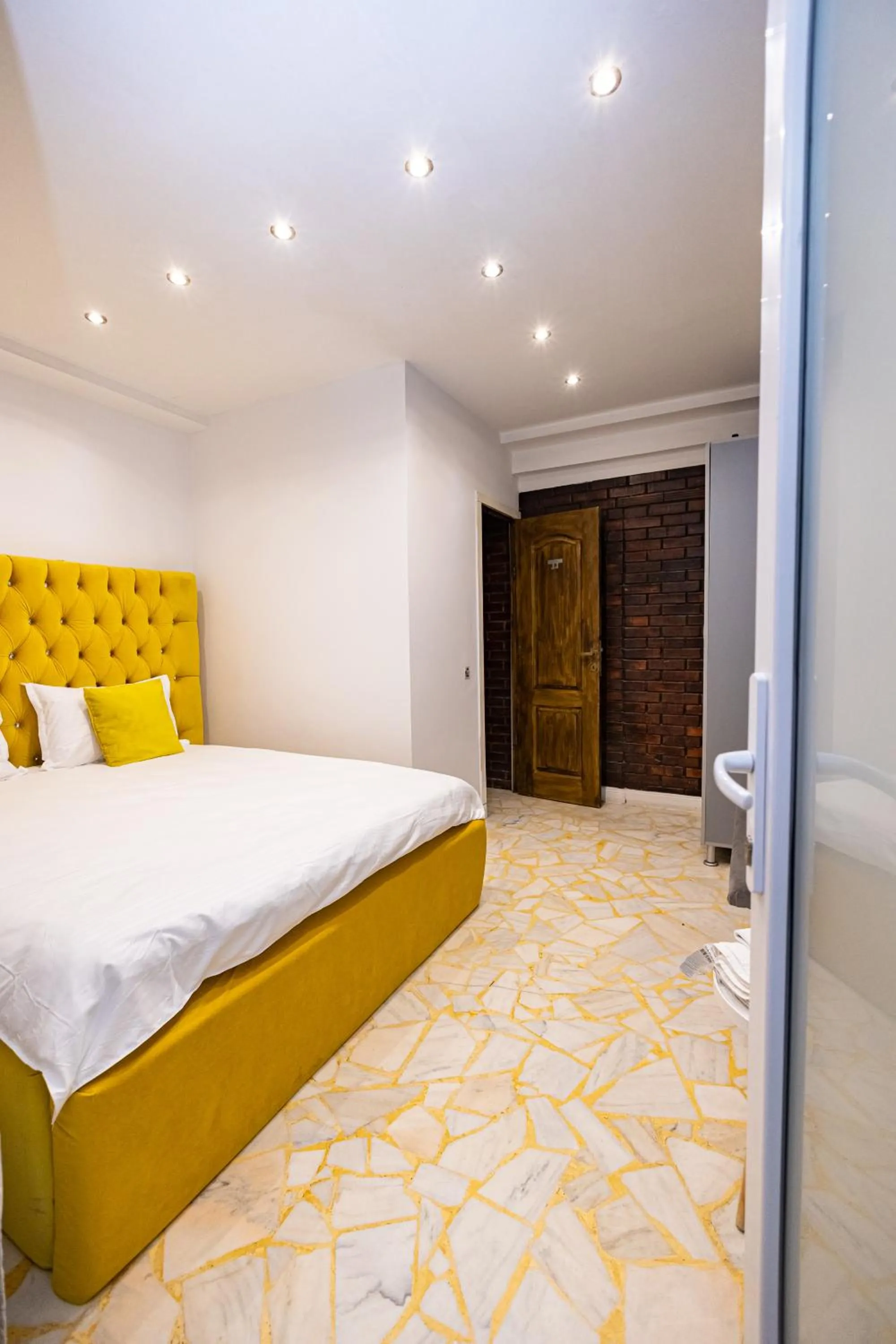 Bed in Pensiunea Ewo
