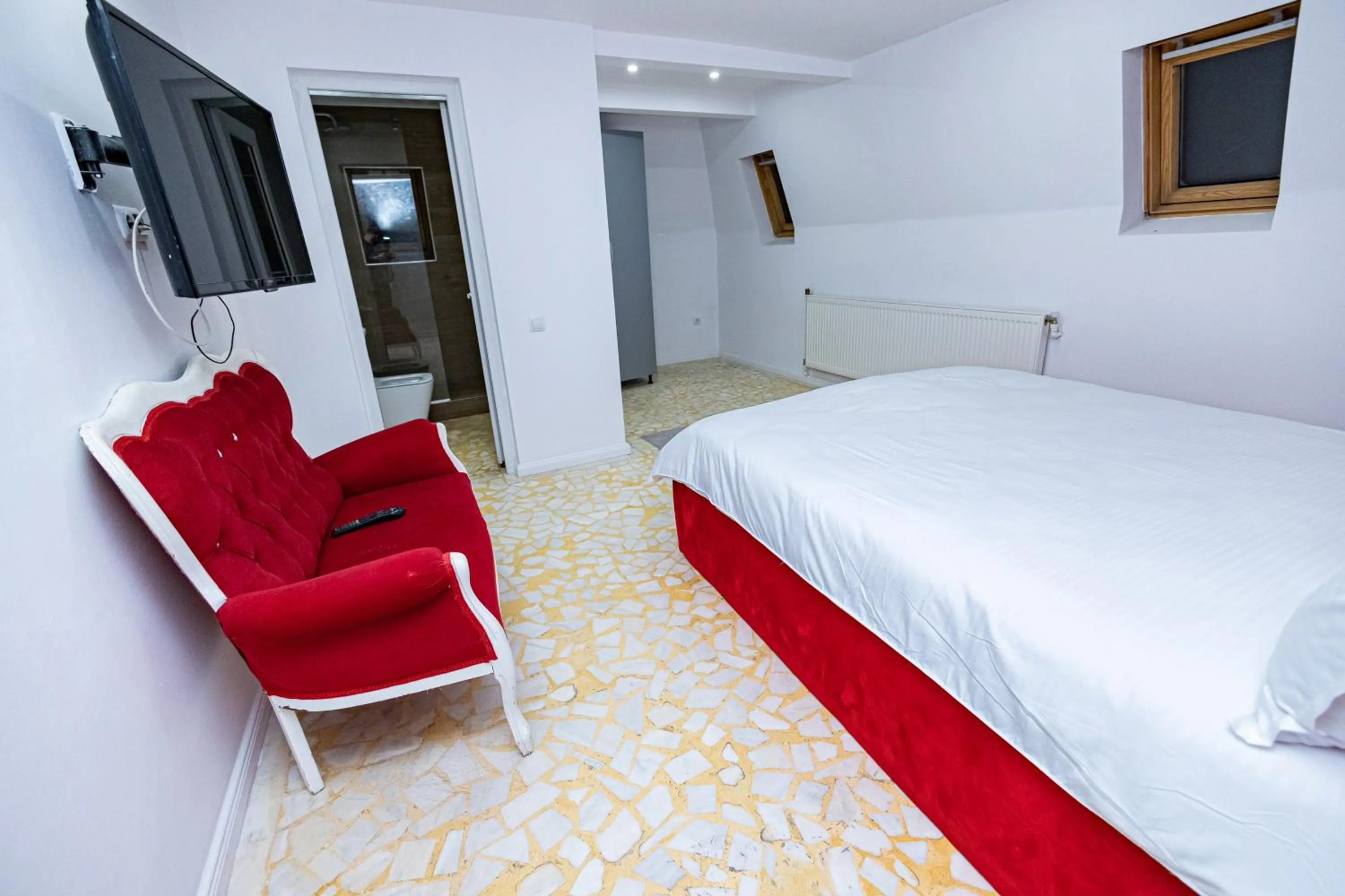 Bed in Pensiunea Ewo