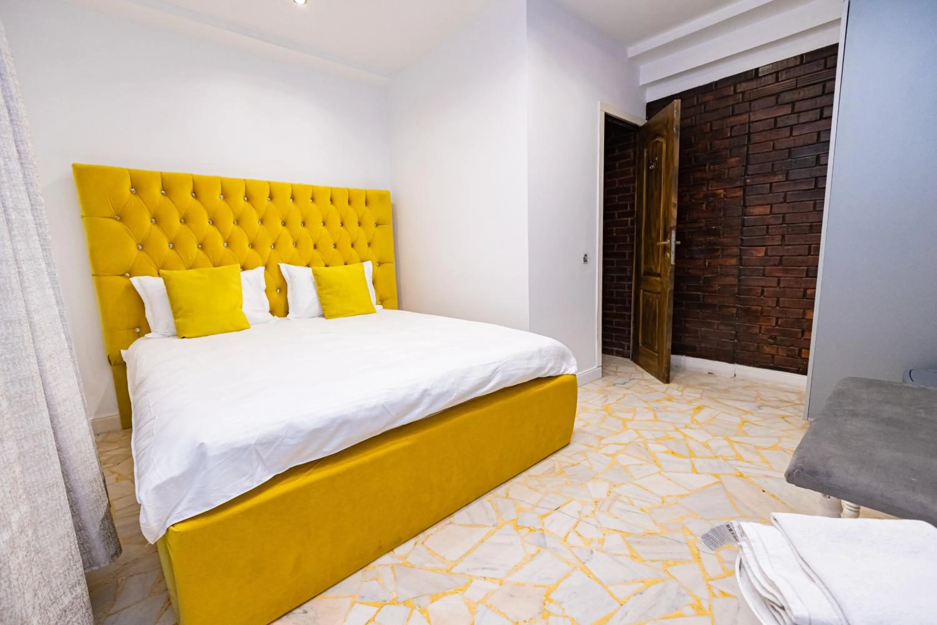 Bed in Pensiunea Ewo