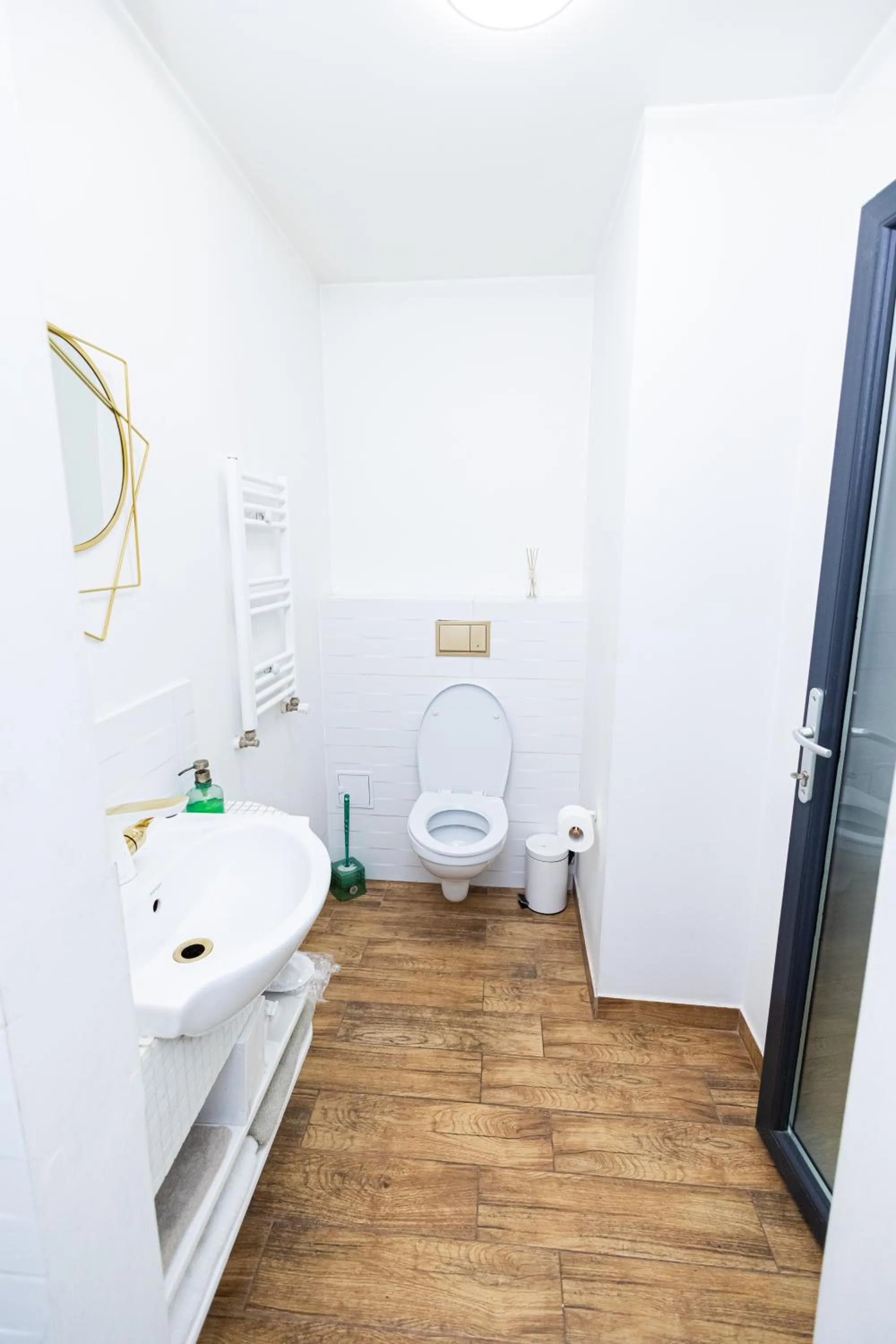 Toilet in Pensiunea Ewo