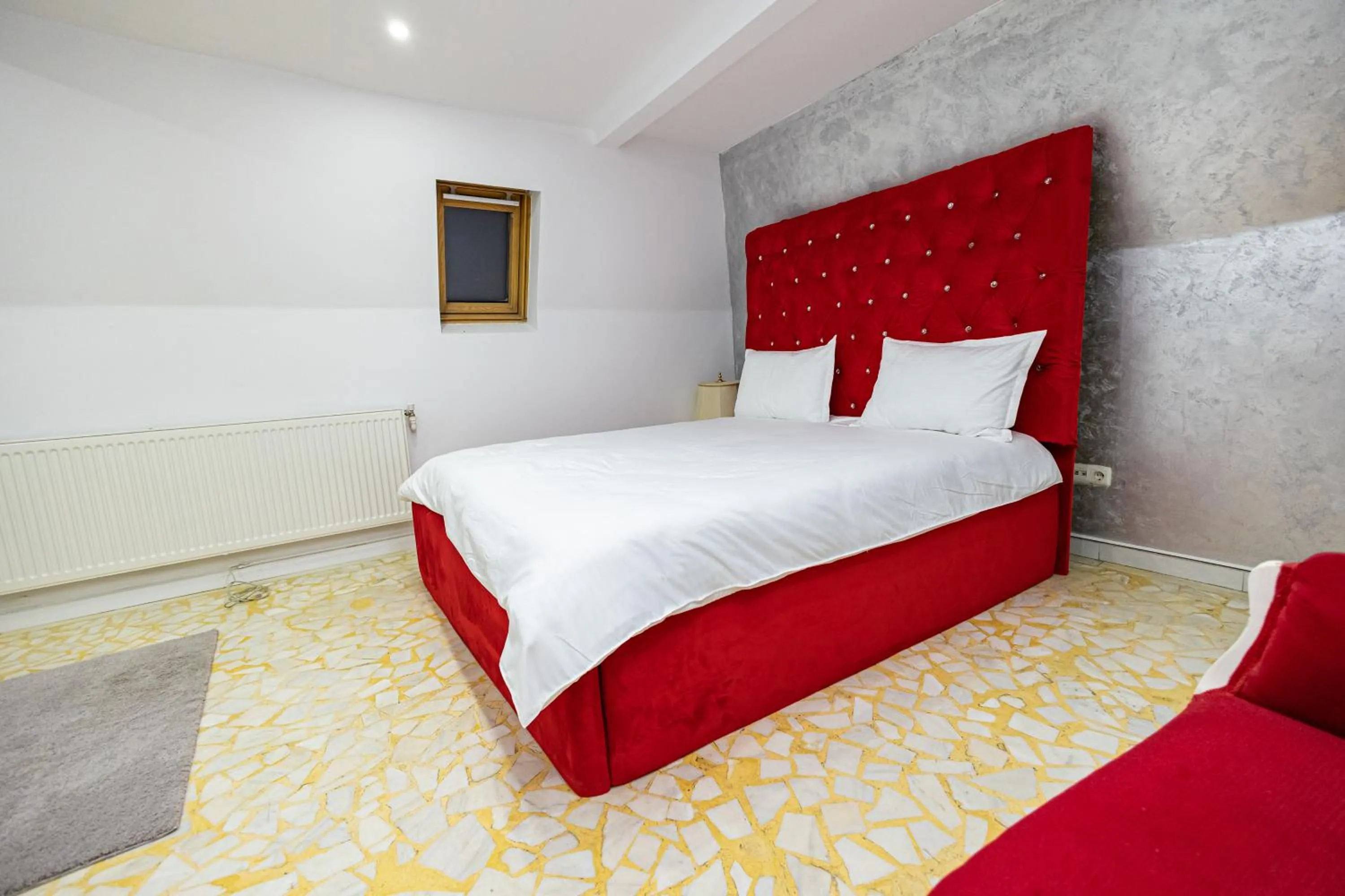 Bed in Pensiunea Ewo