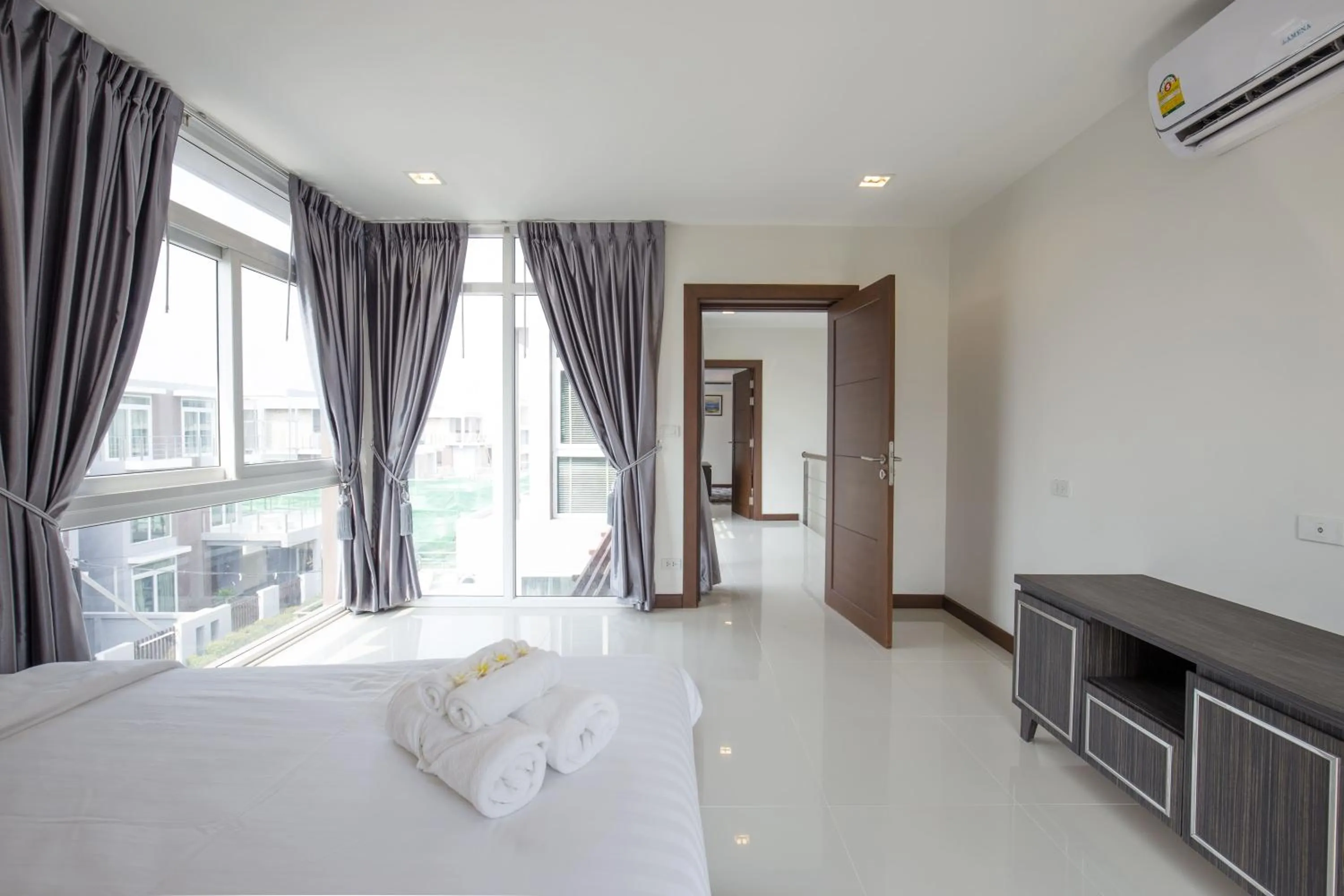 Bed in Luxury Pool Villa at Golden Sea Hua Hin