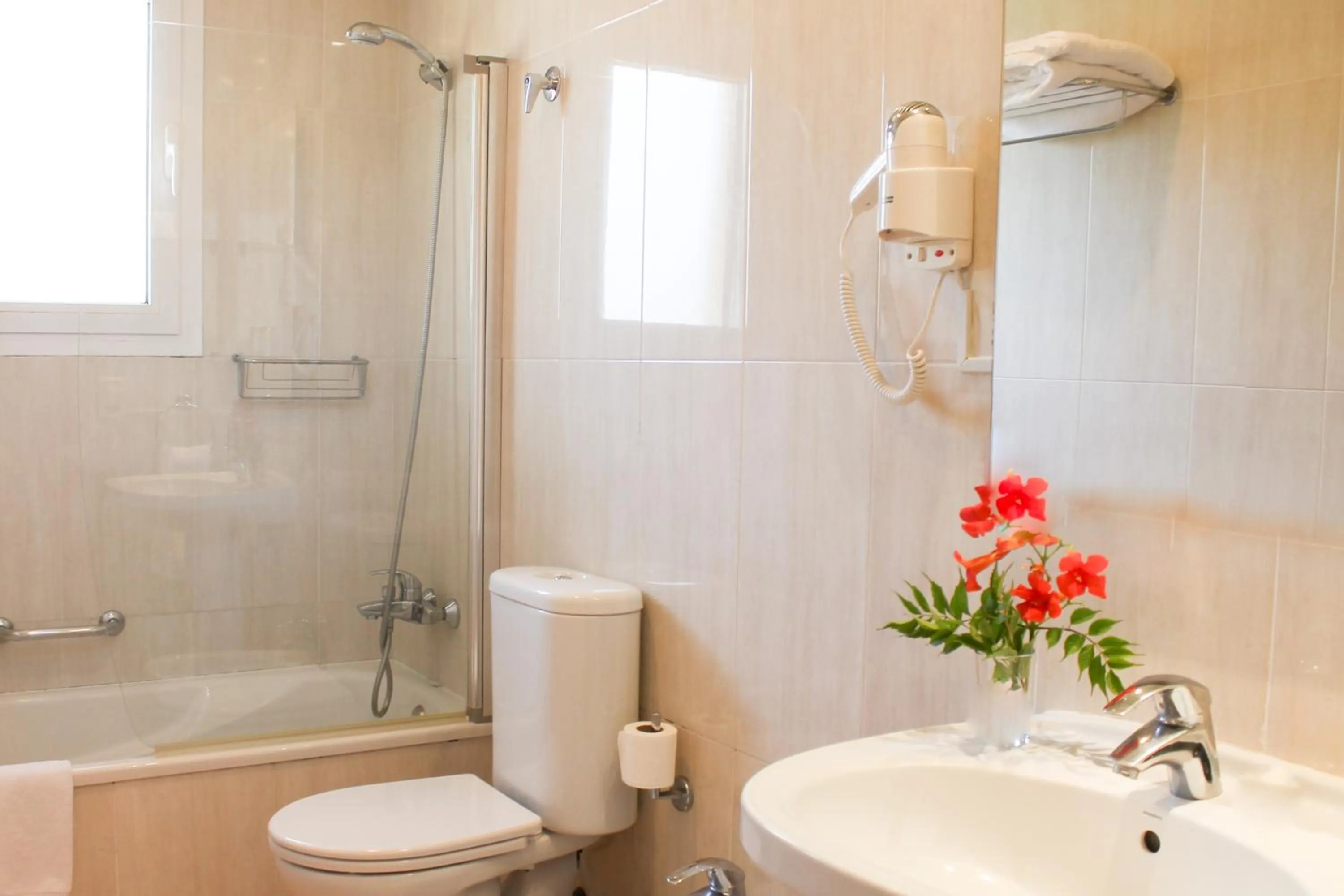 Bathroom in Hotel Dunas Puerto