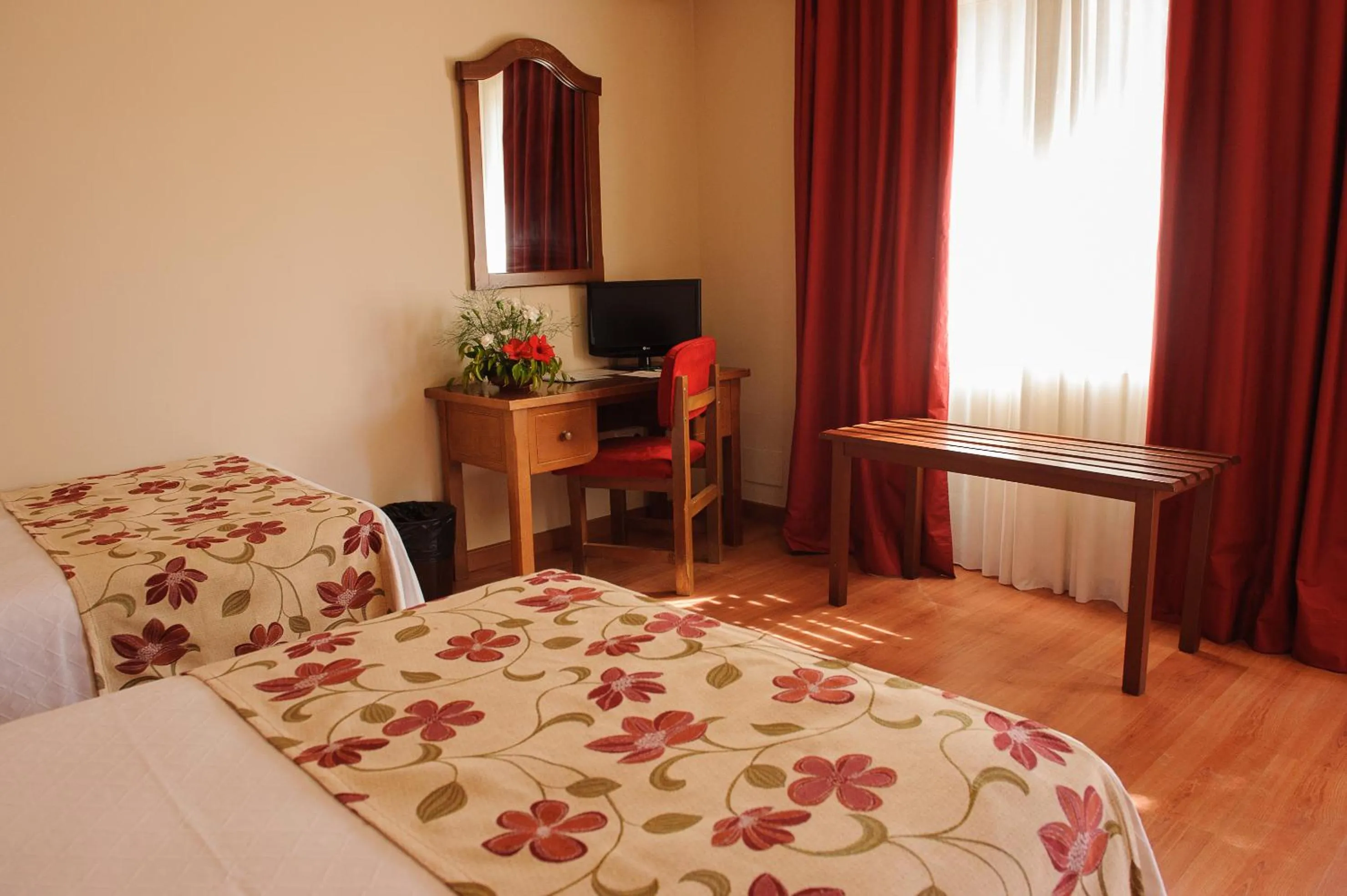 Photo of the whole room, Bed in Hotel Dunas Puerto