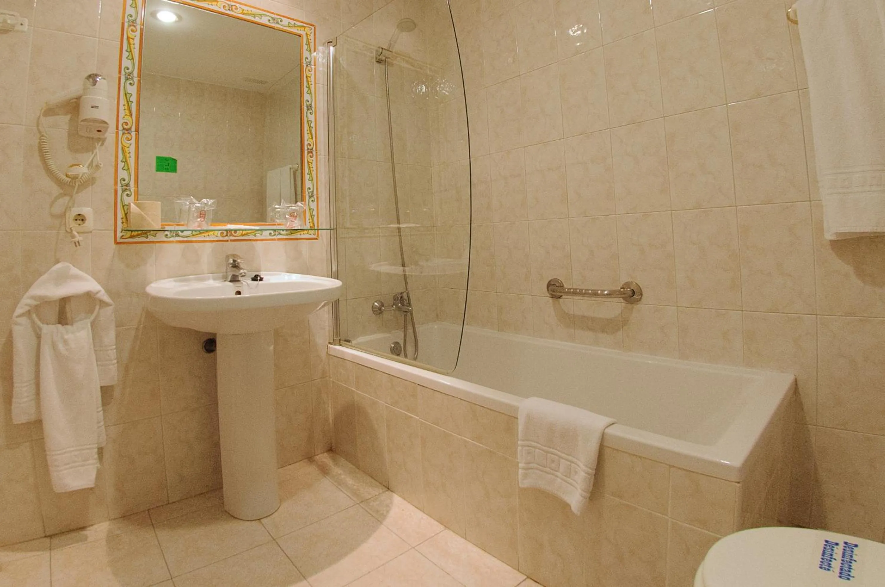 Bathroom in Hotel Dunas Puerto