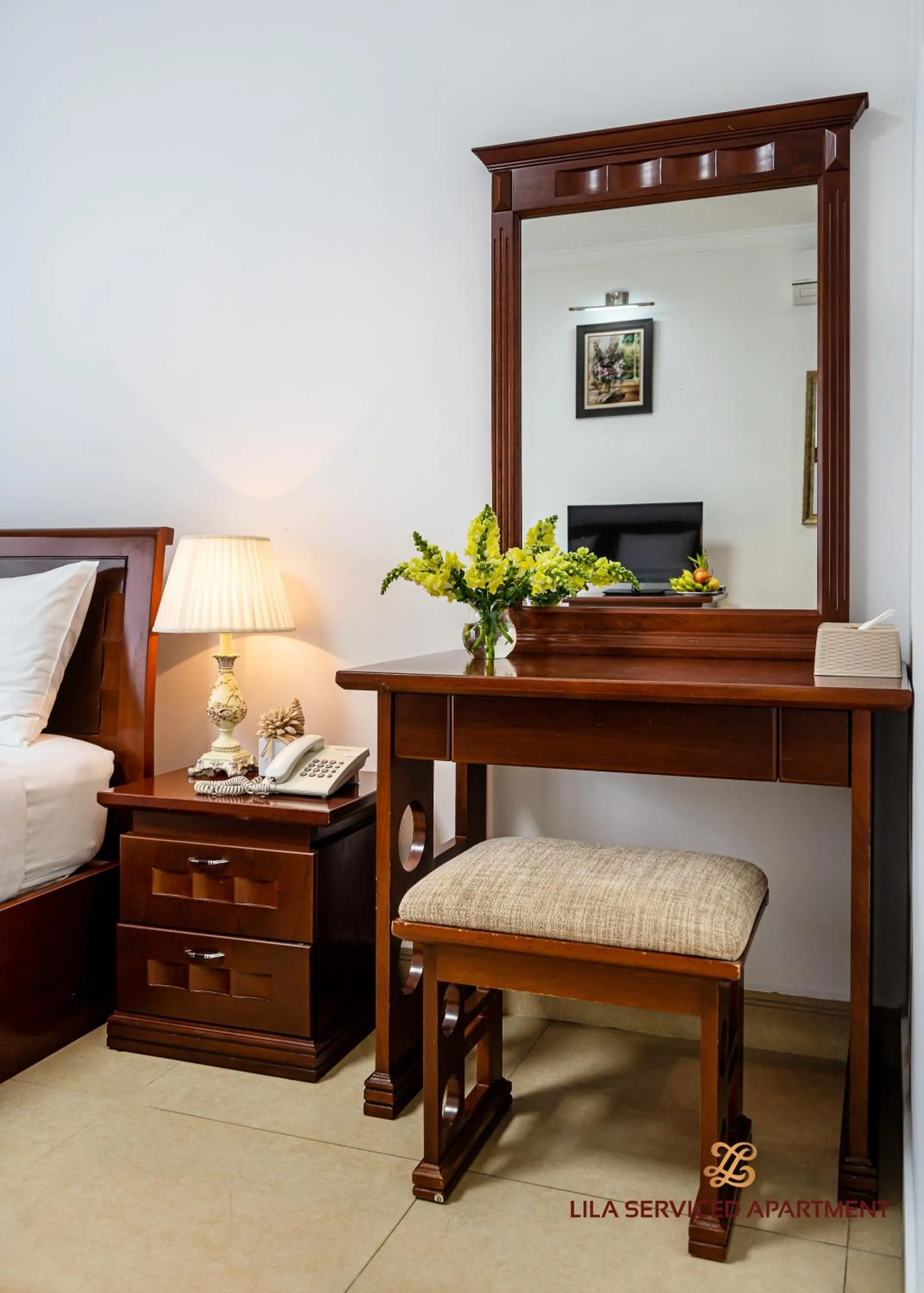 hair dresser, Bed in LILA Hotel & Apartments