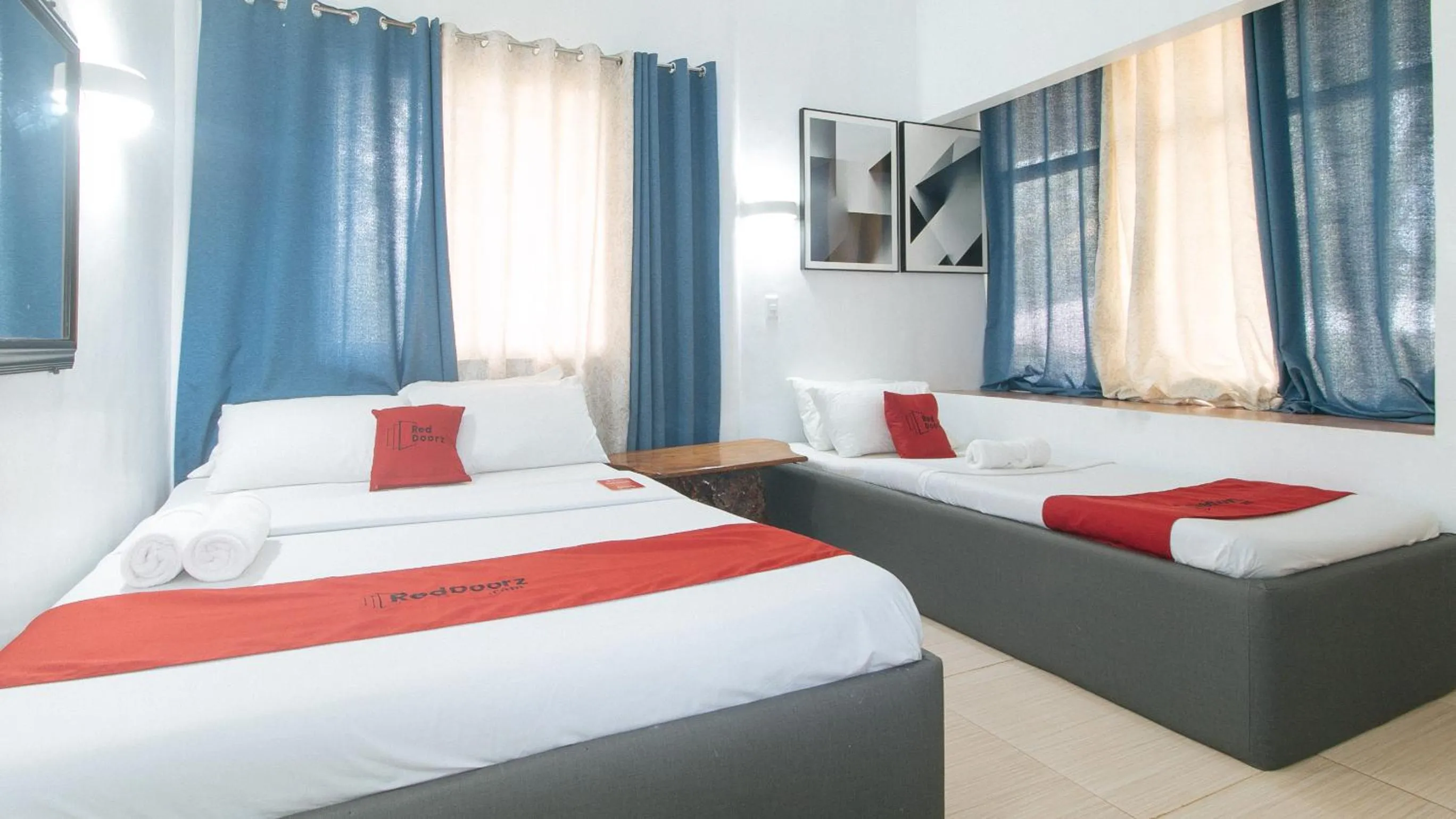 Bed in RedDoorz @ Marceily Point Resort Guimaras