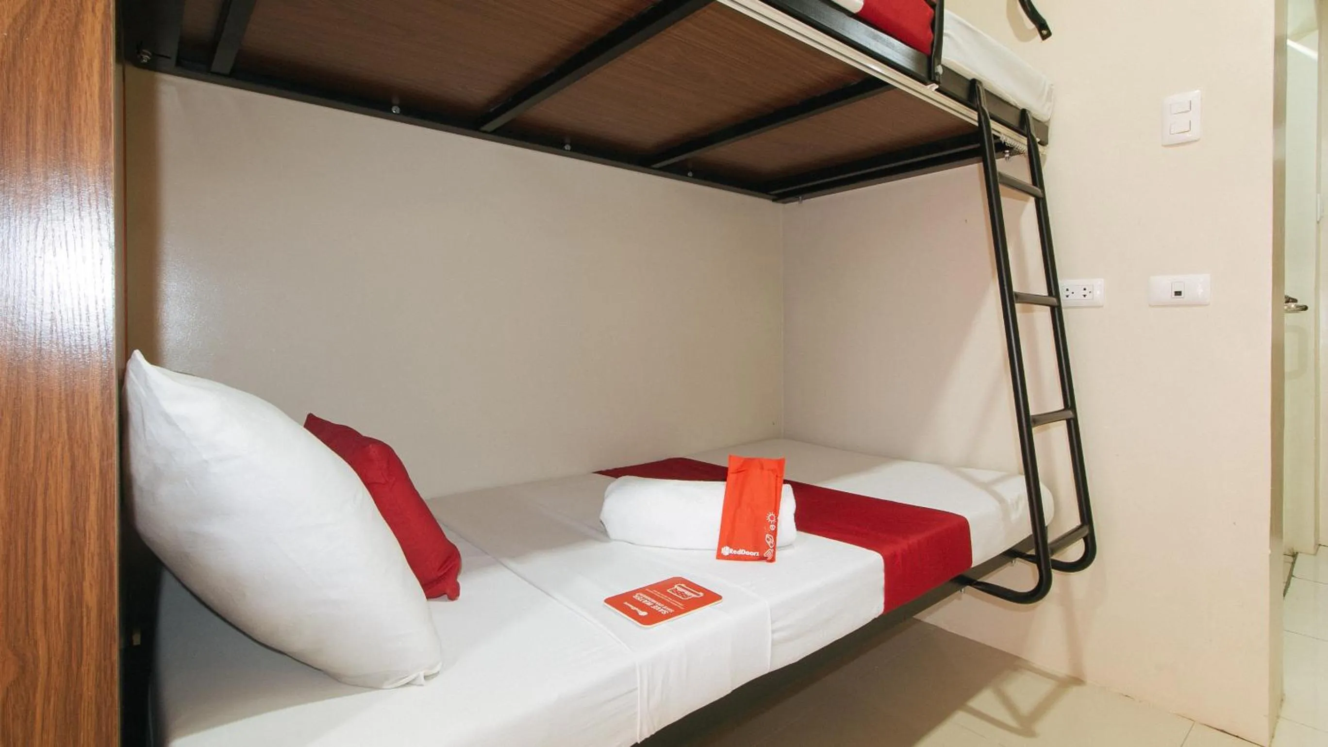 bunk bed, Bed in RedDoorz Plus near Nakpil St Taft Avenue