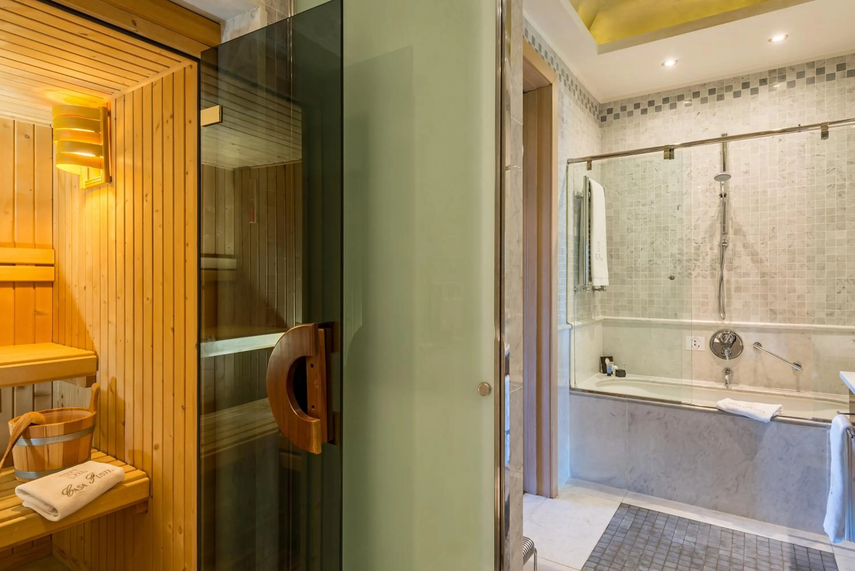 Sauna in Hotel Casa Fuster G.L Monumento