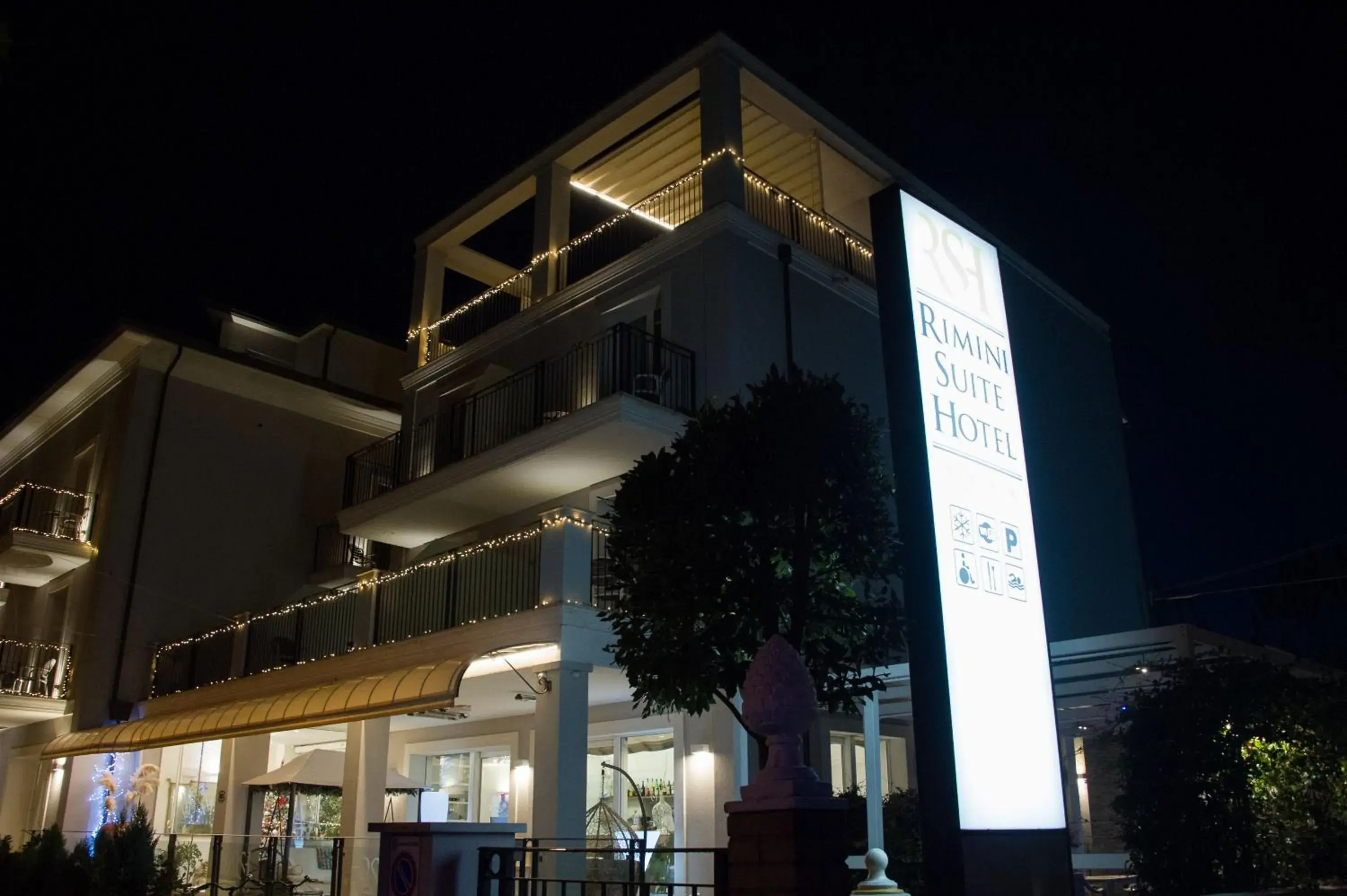 Property building in Rimini Suite Hotel Property building in Rimini Suite Hotel