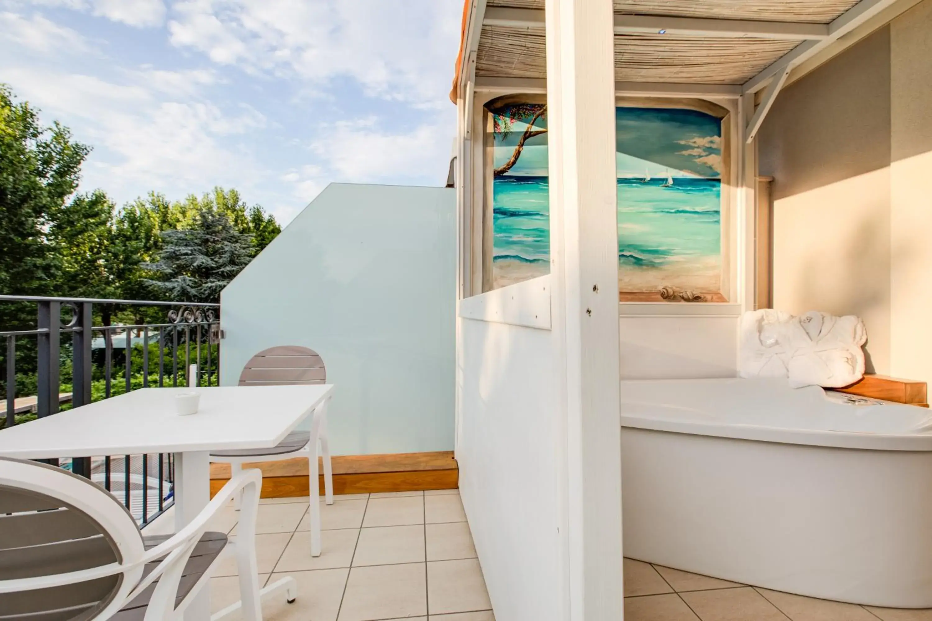 Hot Tub, Bed in Rimini Suite Hotel Hot Tub, Bed in Rimini Suite Hotel